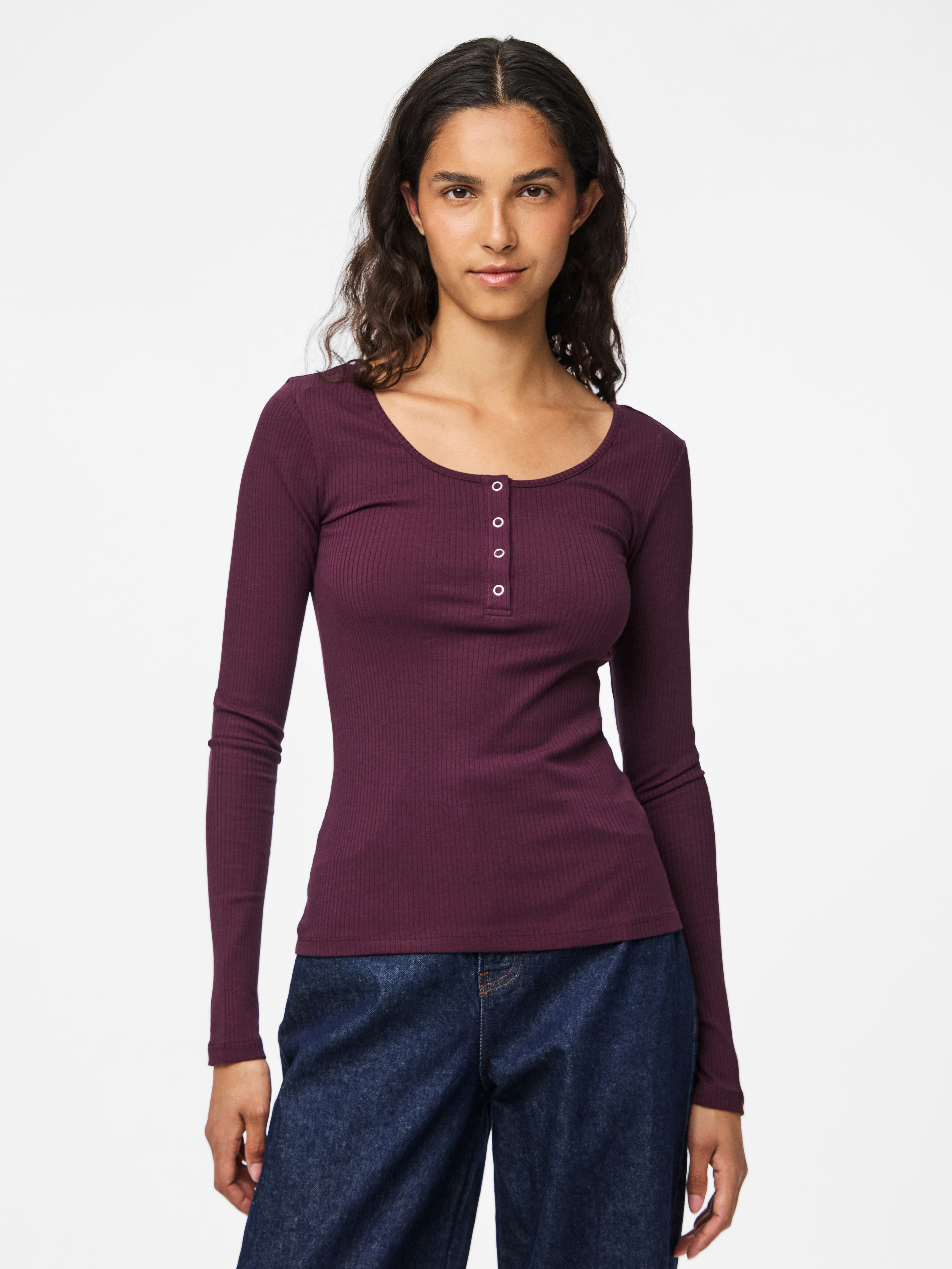 pieces Langarmshirt "PCKITTE LS TOP NOOS BC" Baumwollmischung, slim fit