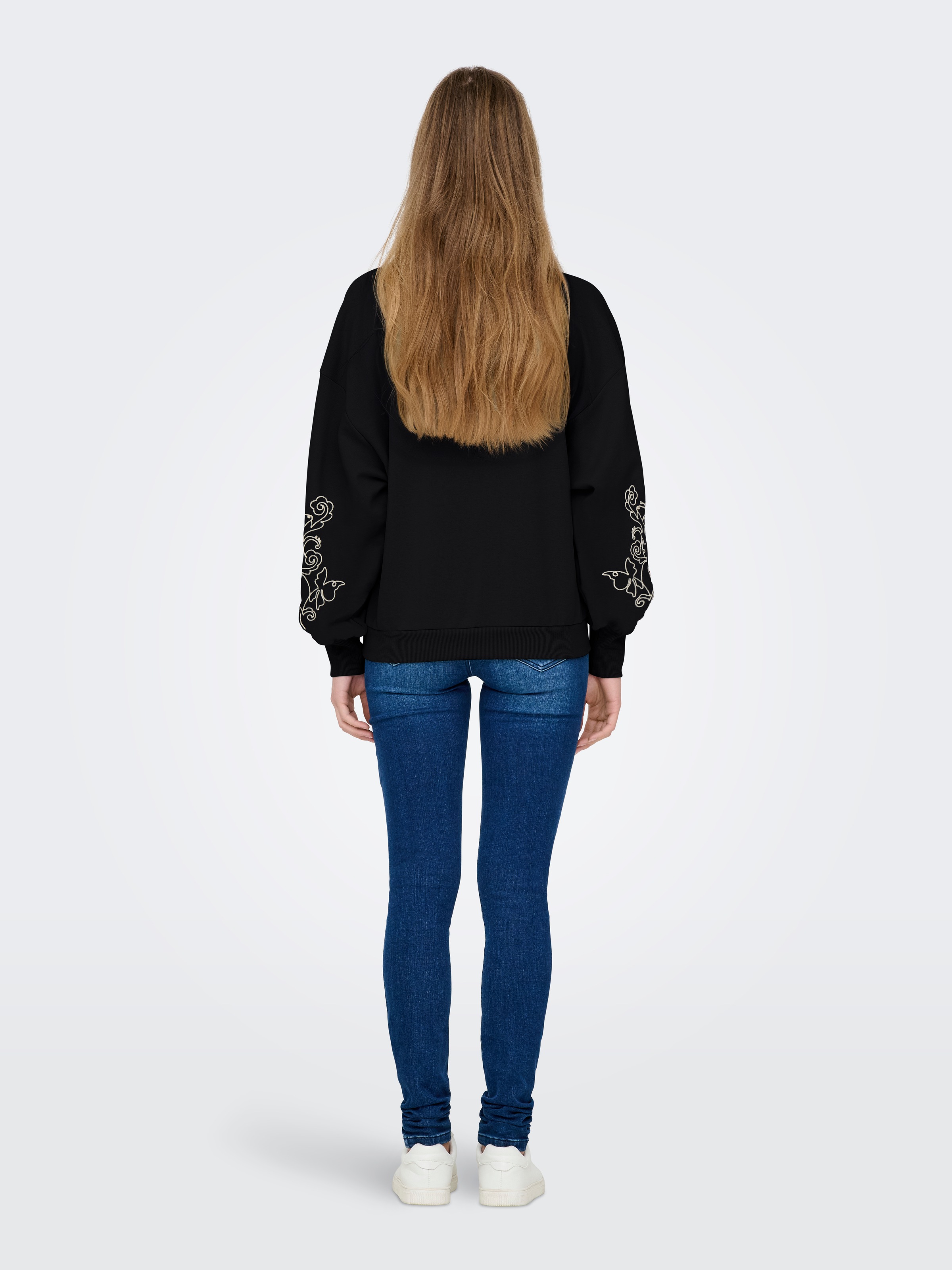 Sweatshirt ONLY "ONLBROOKE L/S O-NECK FLOWER SWT", Damen, Gr. S, schwarz detail:boho butterfly (cloud dancer), Sweatware, Obermaterial: 60% Baumwolle, 40% Polyester, regular fit normal, Rundhals, Rippbündchen, Sweatshirts Sweatshirt, Baumwollmischung, reg 3
