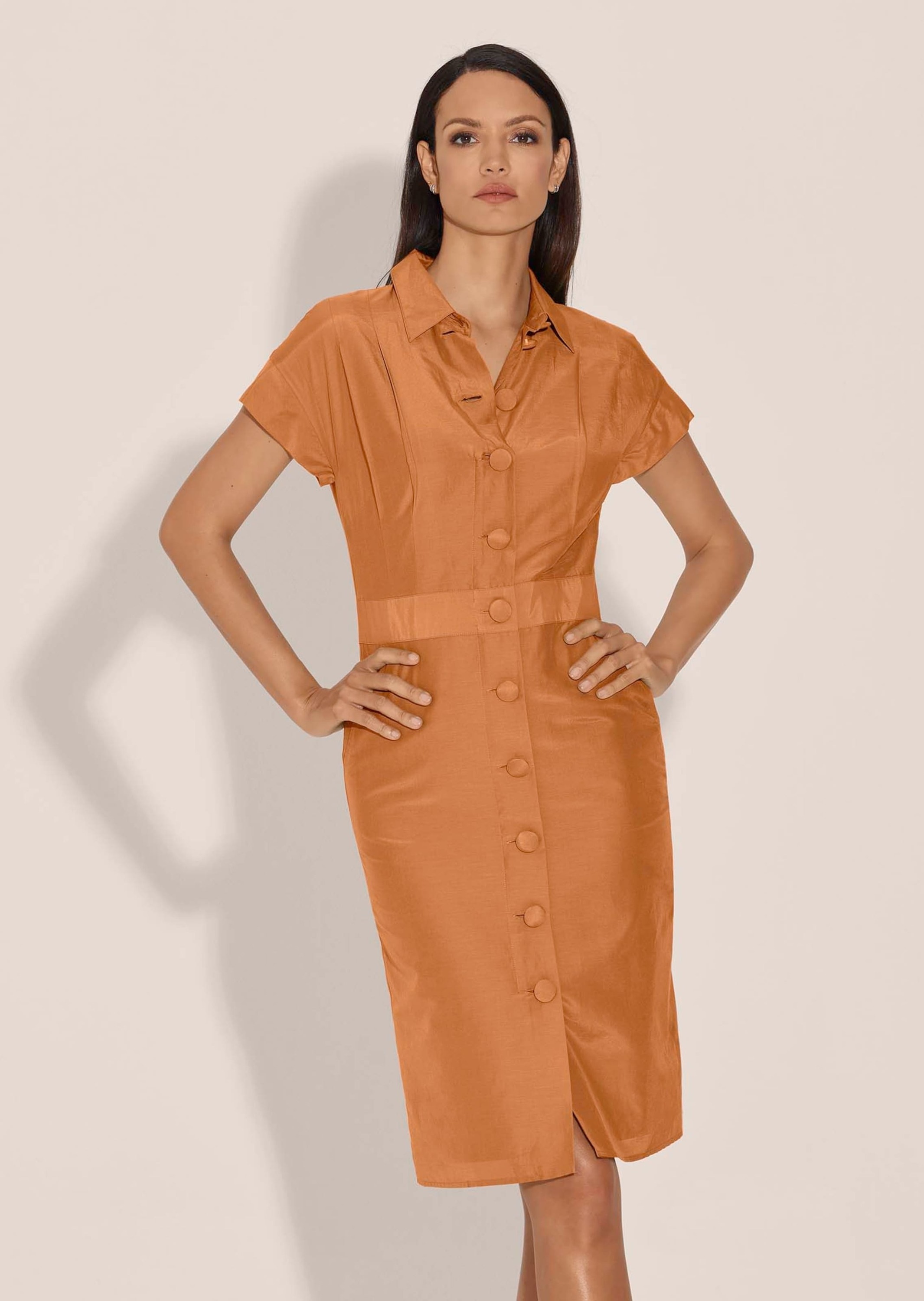 Thumbnail - MADELEINE Etuikleid "Kleid Etuikleid mit dekorativer Knopfleiste"