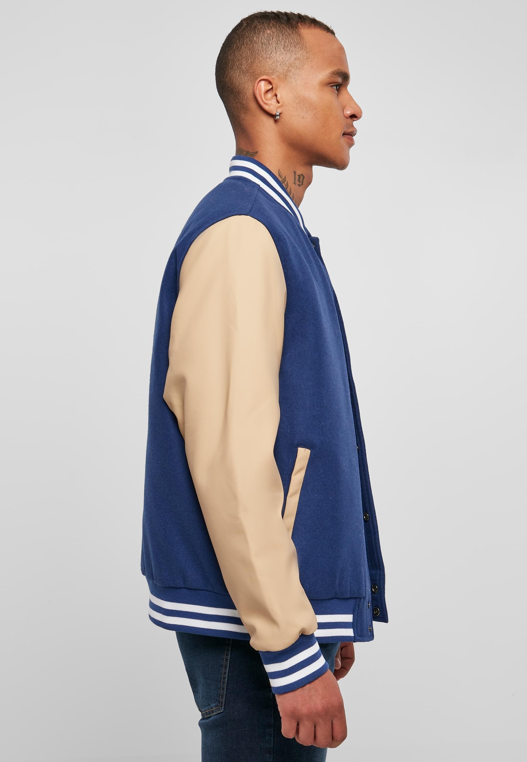 URBAN CLASSICS Allwetterjacke »Urban Classics Herren Big U College Jacket«, (1 St.), ohne Kapuze
