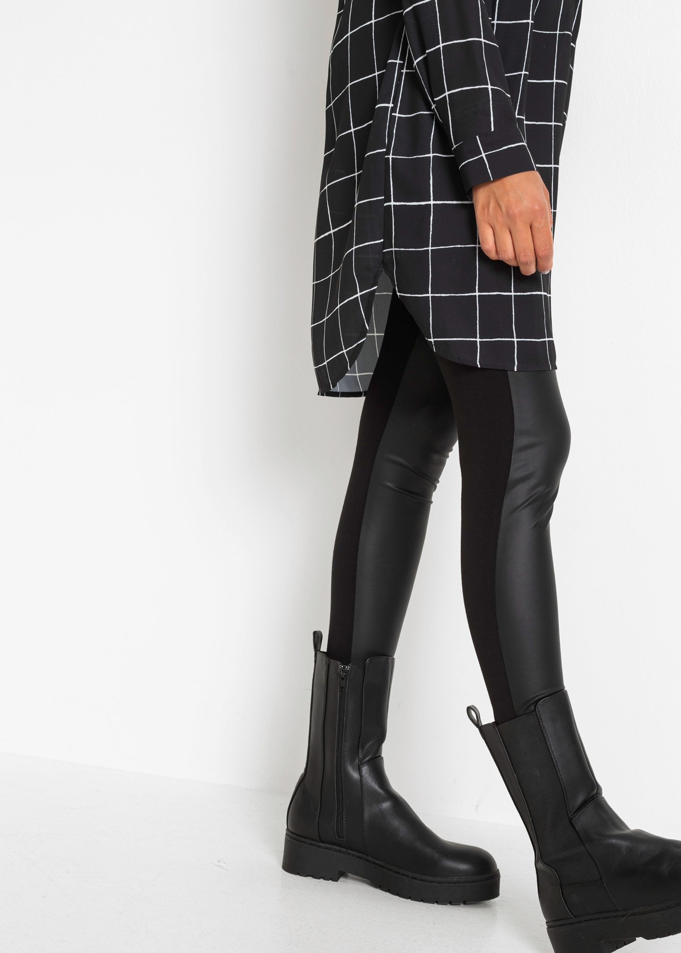 bonprix Longbluse gerade Passform, mit Umlegekragen, mit tiefem V-Ausschnitt