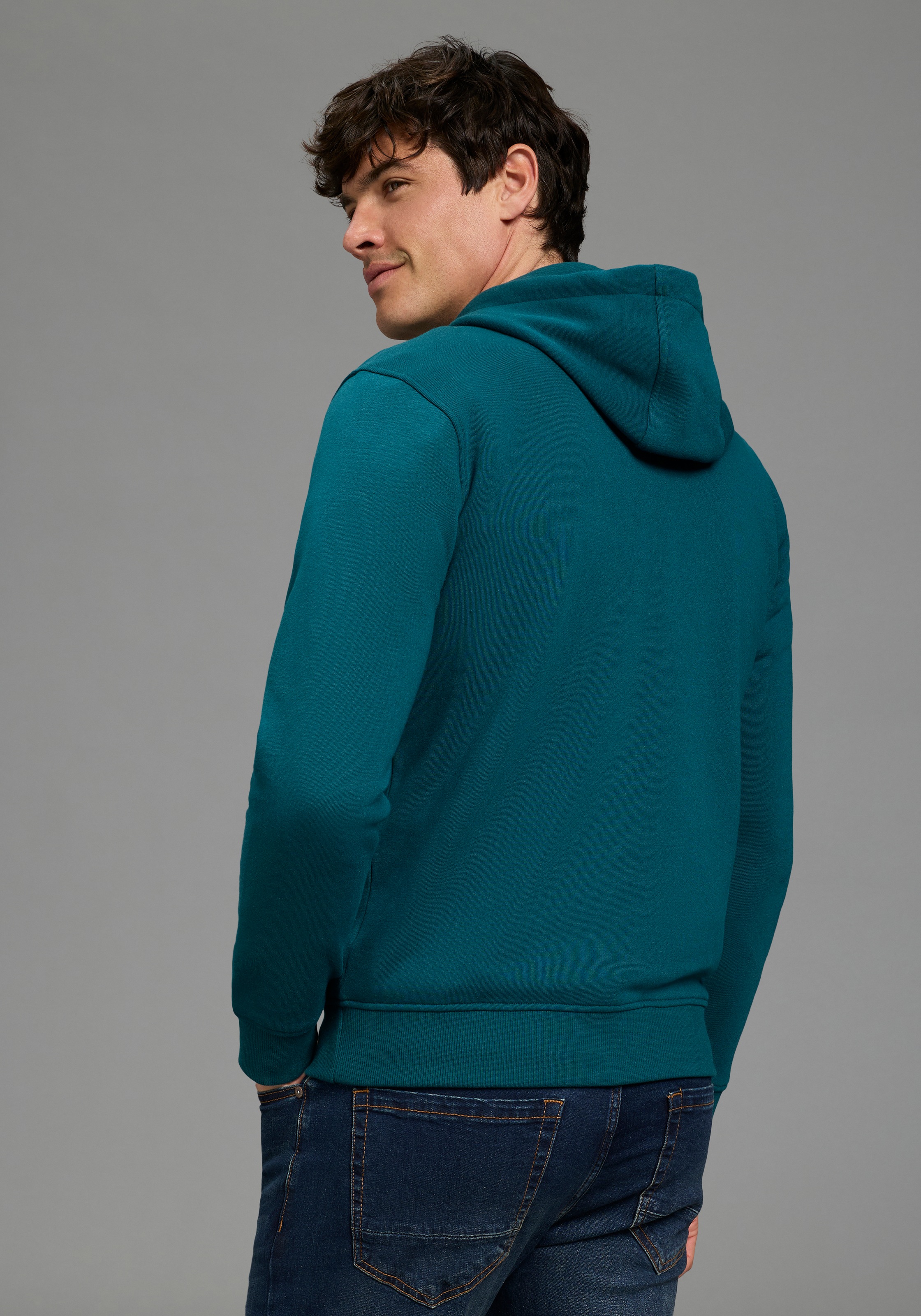 Bruno Banani Kapuzensweatshirt, mit Kapuze und Kordelzügen, mit Kängurutasc günstig online kaufen