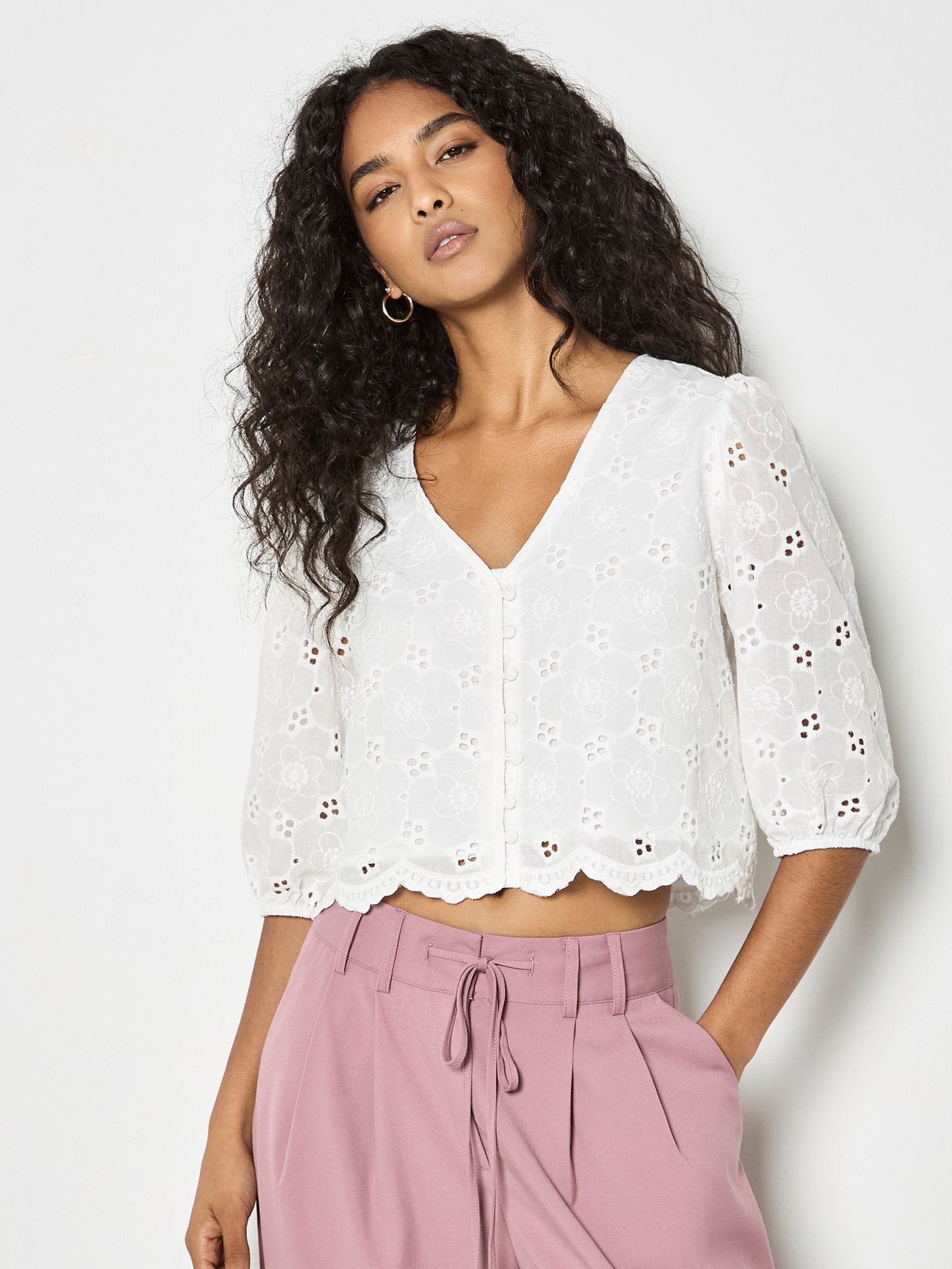 Apricot Klassische Bluse "Top mit Gänseblümchen-Broderie-Anglaise-Knöpfen" Stickerei