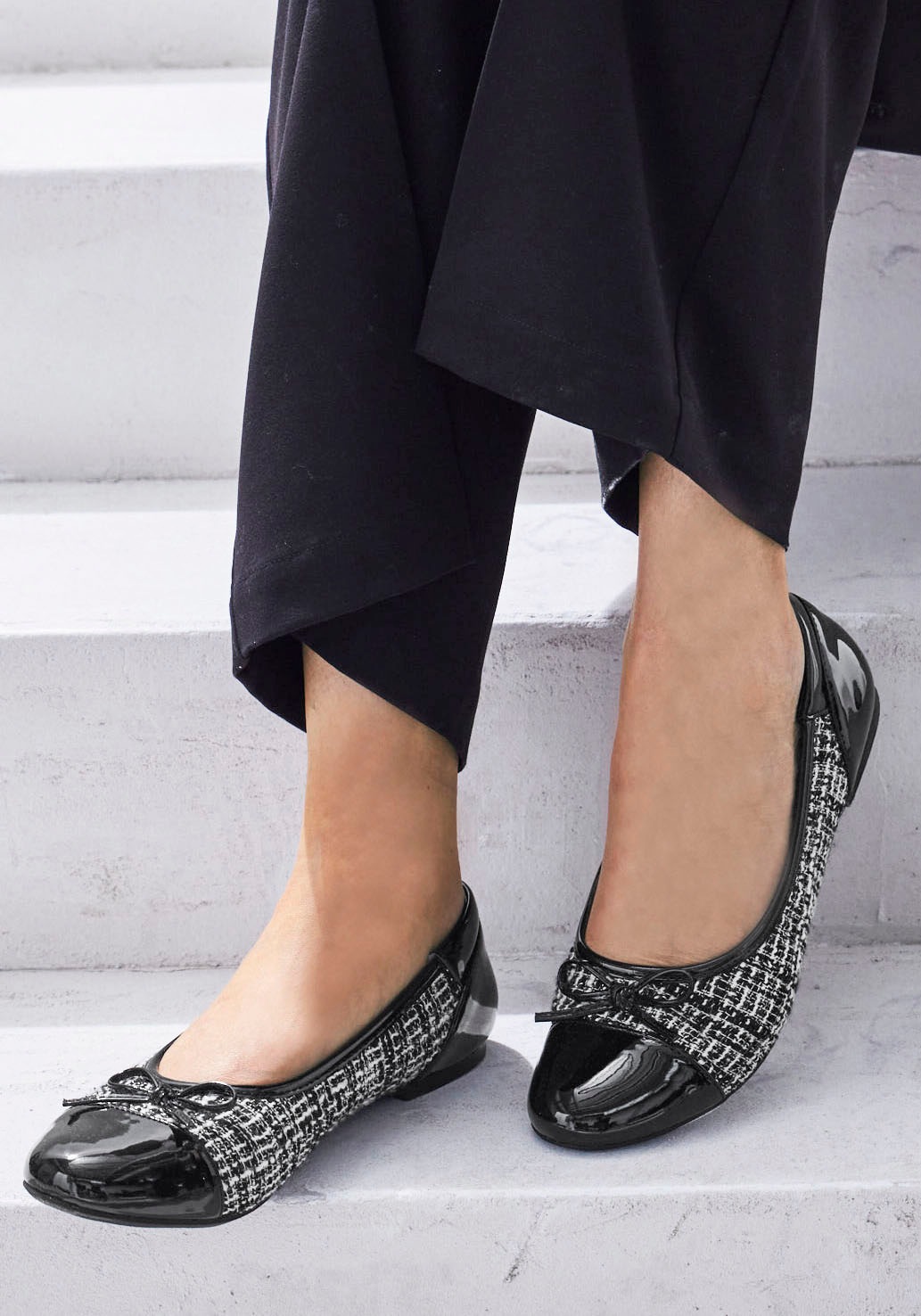 LASCANA Ballerina, in Hahnentritt-Optik, Freizeitschuh, Slipper, Halbschuh günstig online kaufen