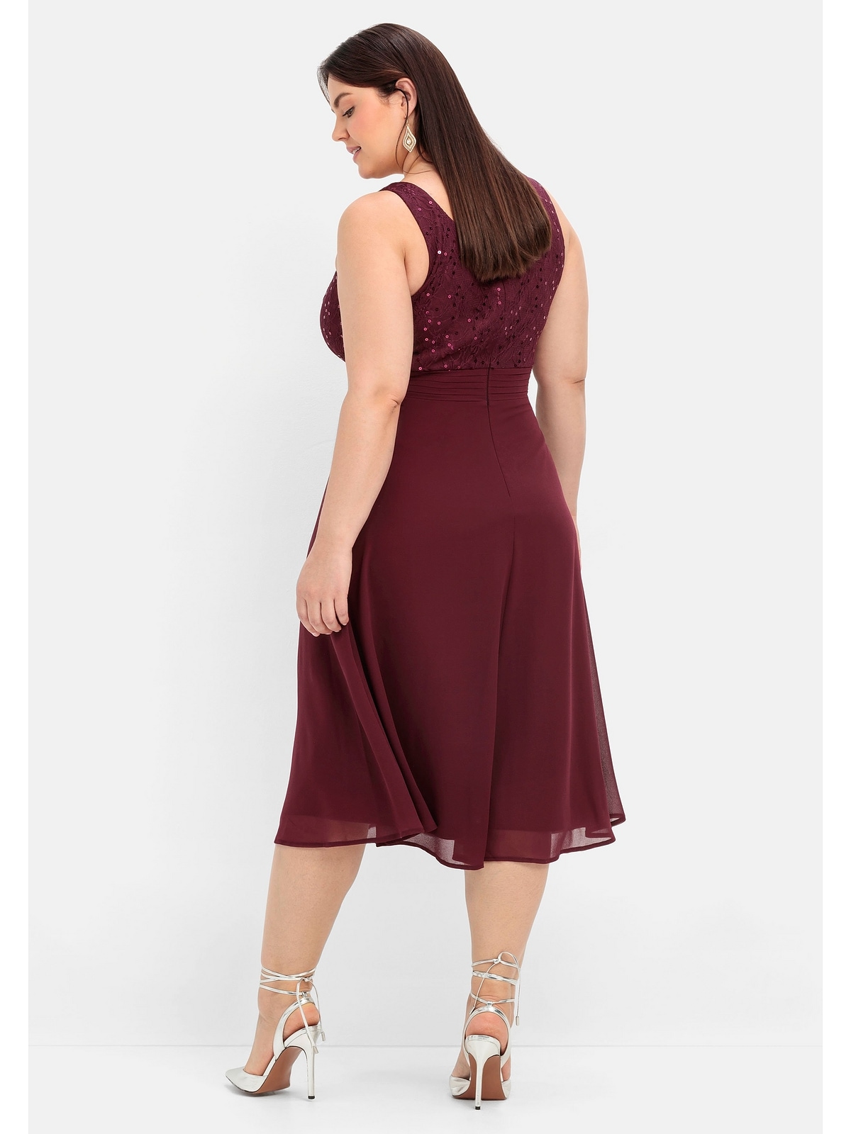 Sheego Cocktailkleid BAUR und Größen«, bestellen »Große | für mit Pailletten Spitze