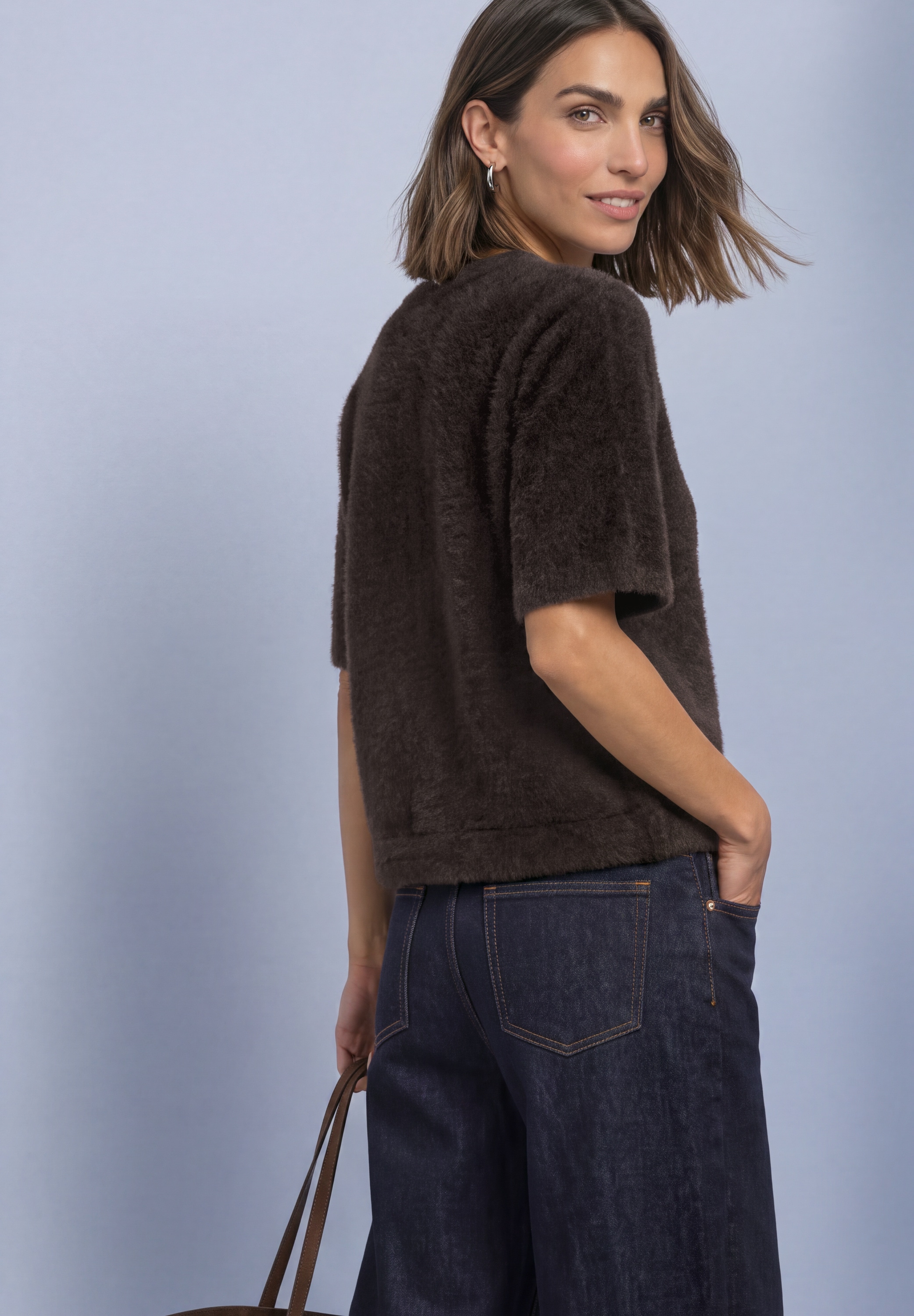 STREET ONE Kurzarmpullover Plüsch-Shirt mit Rundhals und Schmucksteinen