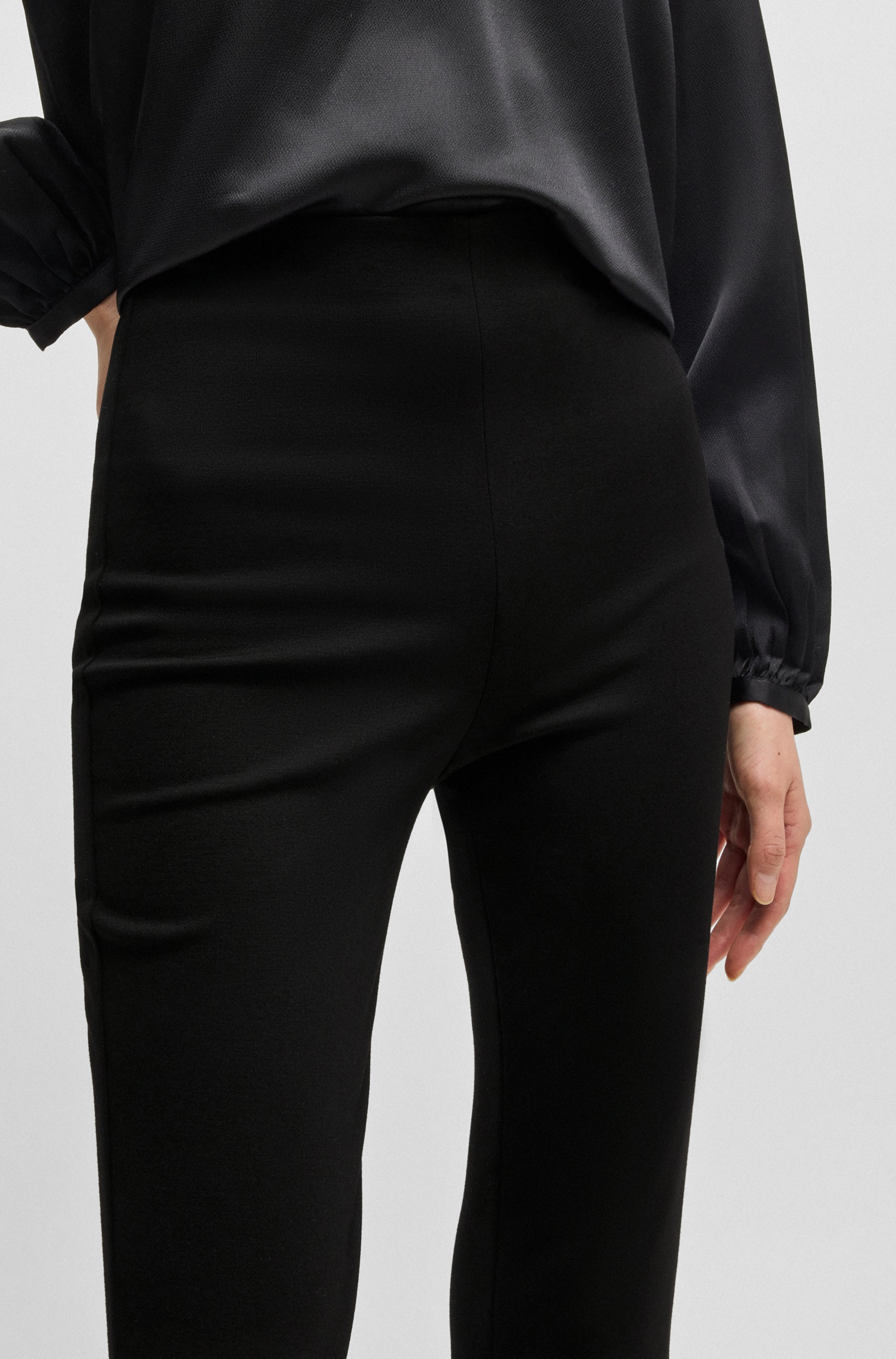 Thumbnail - BOSS ORANGE Webhose "Taboot Premium Damenmode", mit seitlichem Reißverschluss, flared Form, Milano Qualität Loungewear