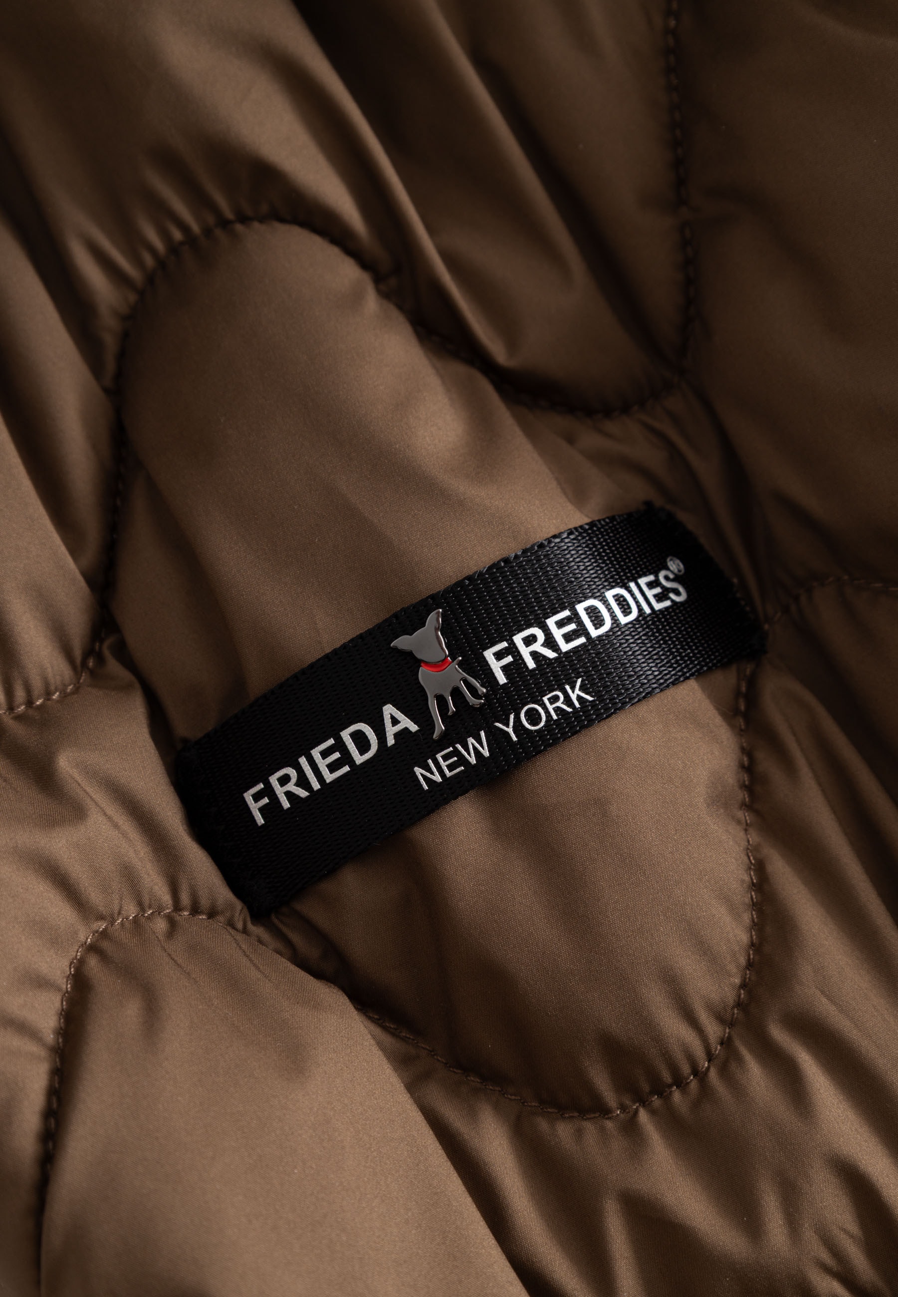 Frieda & Freddies Winterjacke »Frieda & Freddies 2-in-1 Steppjacke mit Fake-Fur-Cape«