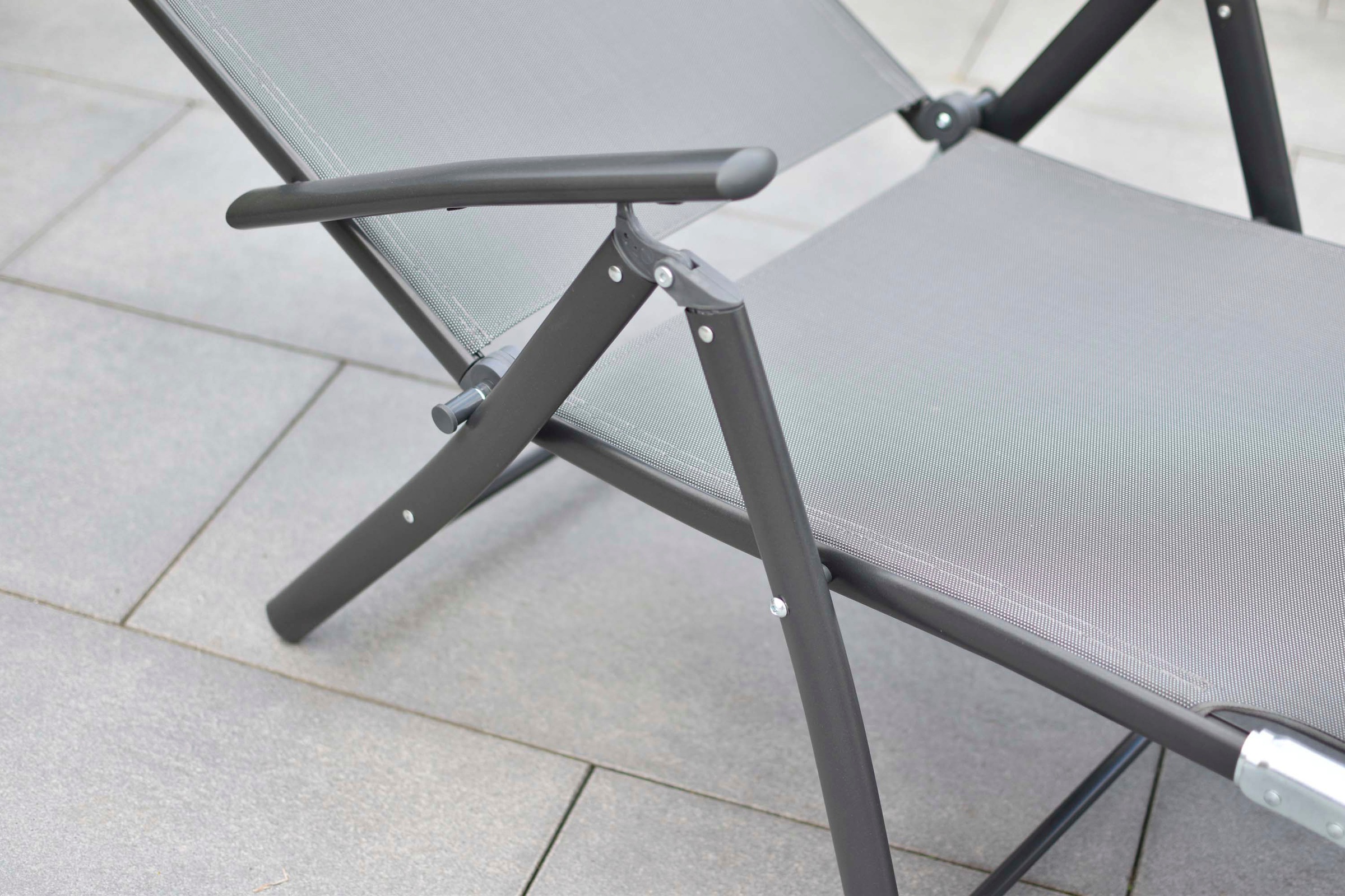 MERXX Gartenliege »Deckchair« zusammenklappbar, 4-fach verstellbar, inkl. 1 Kopfkissen