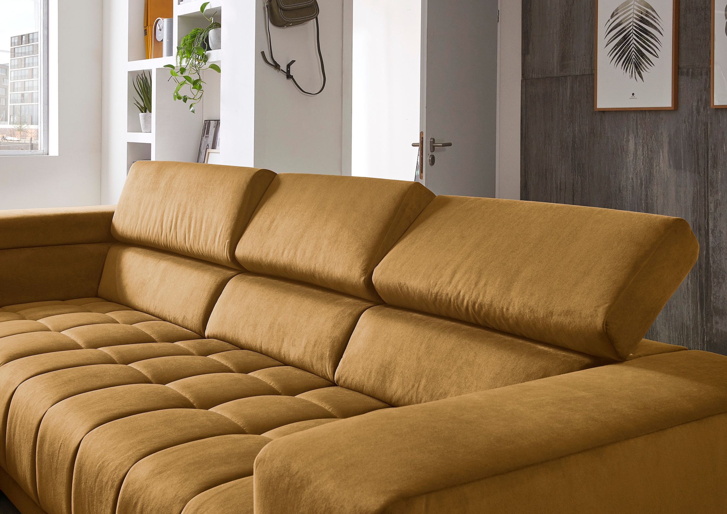 Die PlanBar Ecksofa »MP-IN15053 L-Form«, wahlweise mit Kopfteilverstellung und manueller Vorziehbank