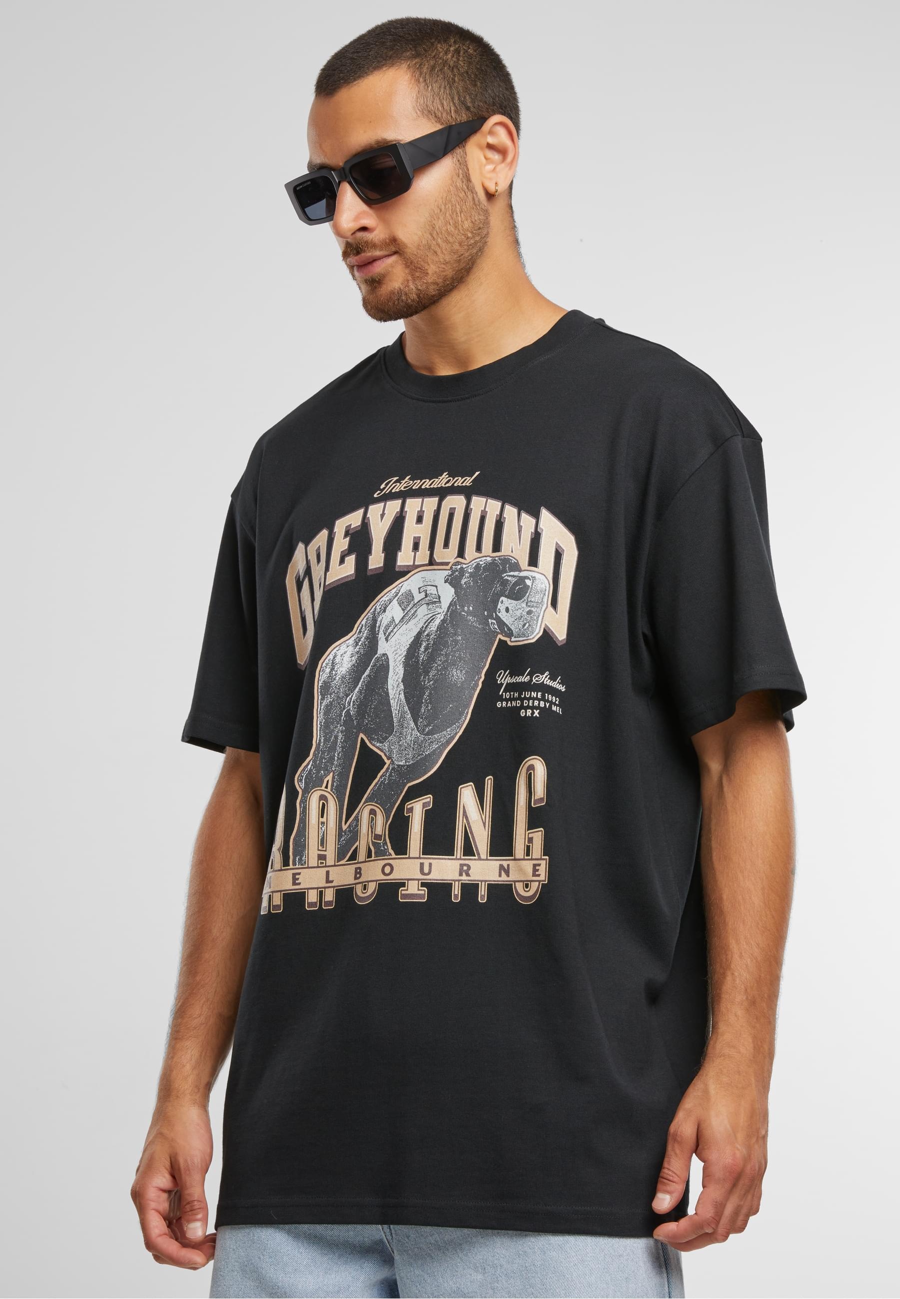 MisterTee T-Shirt »MisterTee Greyhound Racing Oversize Tee«, (1 tlg.)