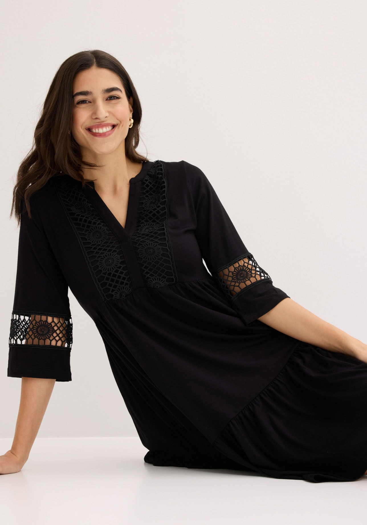 bonprix Tunikakleid ausgestellte Passform, mit hochwertiger Spitze, mit 3/4-Ärmeln