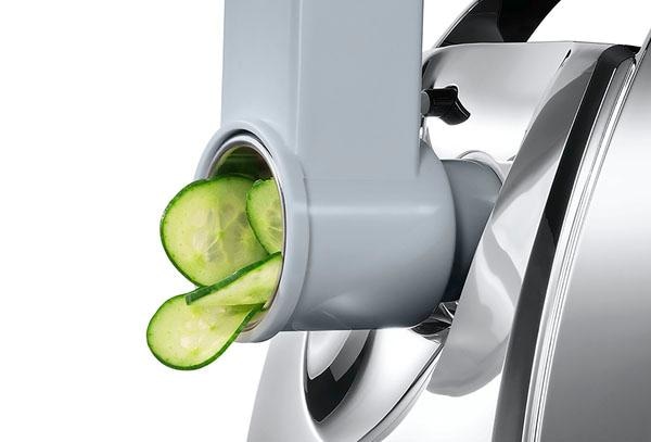 BOSCH Fleischwolf »ProPower MFW68660, Rücklauf, Durchlaufschnitzler«, 800 W, 3 Lochscheiben Edelst. (3/4,8/8mm), Fruchtpressen-/Wurst-/Kebbeaufsatz
