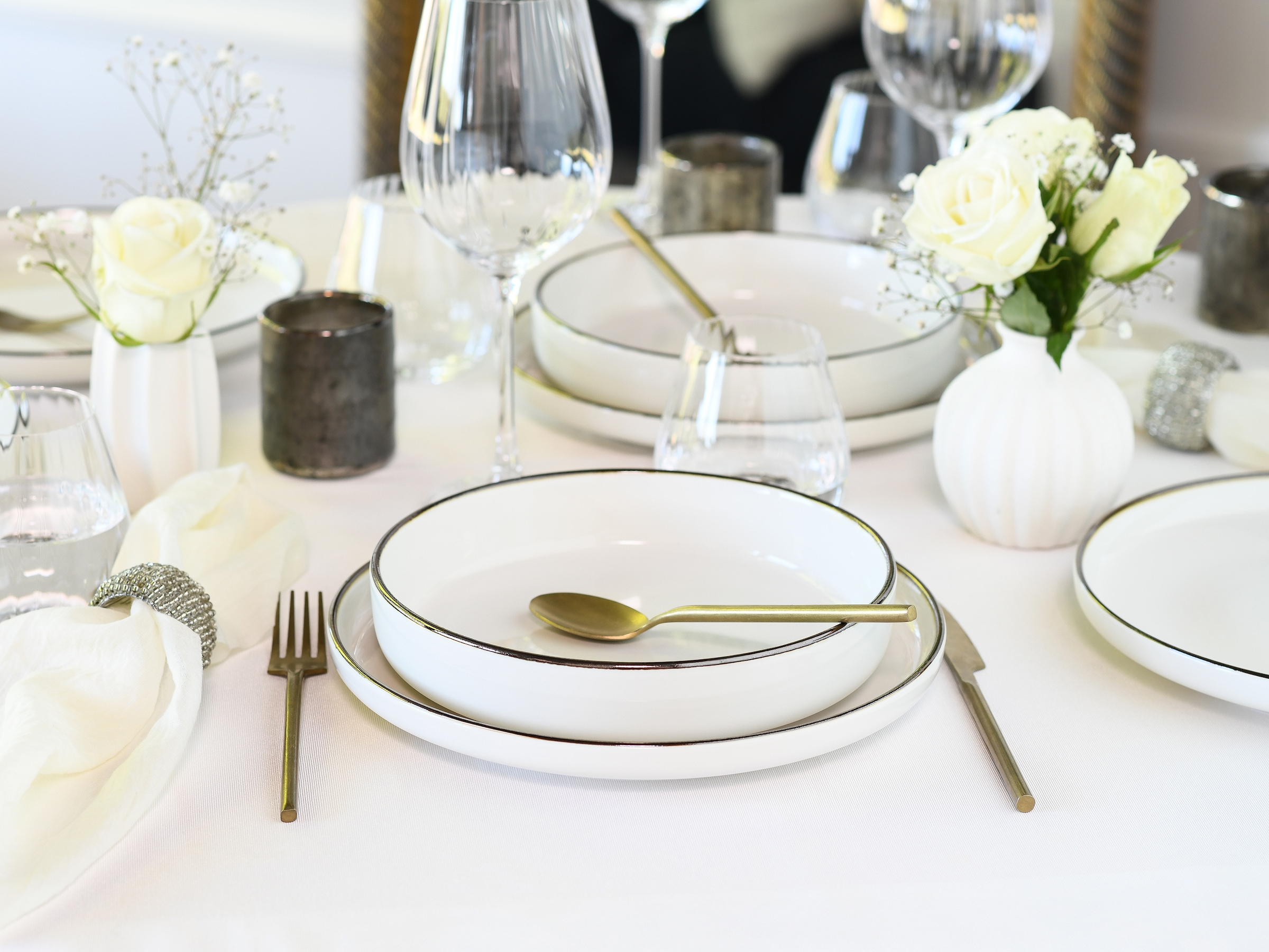 CreaTable Teller-Set »Nordic Festive, Service 18-tlg.« Teller Set, Minimalistisches Design, Dezente goldene Akzente