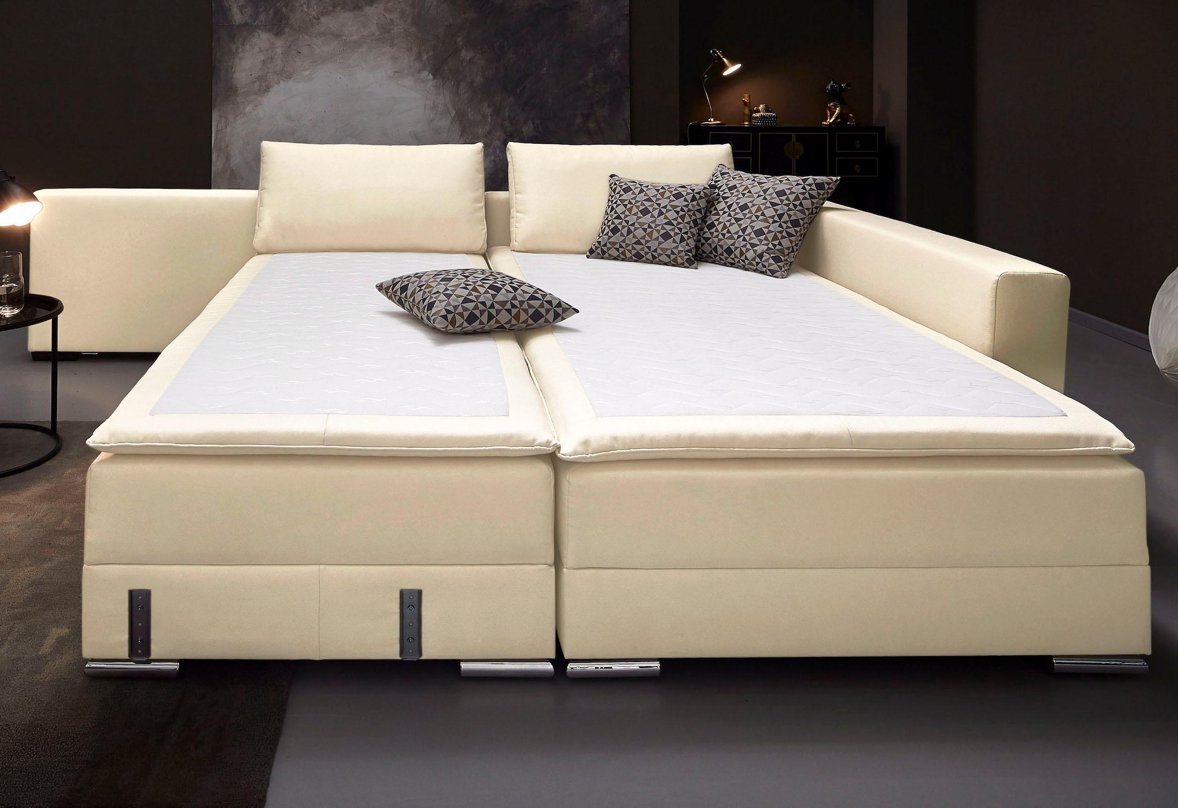INOSIGN Ecksofa »Boxspringbett Night & Day L-Form mit Dauer-Schlaffunktion mit Armlehne«, mit Boxspring-Bettfunktion 180x200 cm und Bettkasten, Dauerschläfer!
