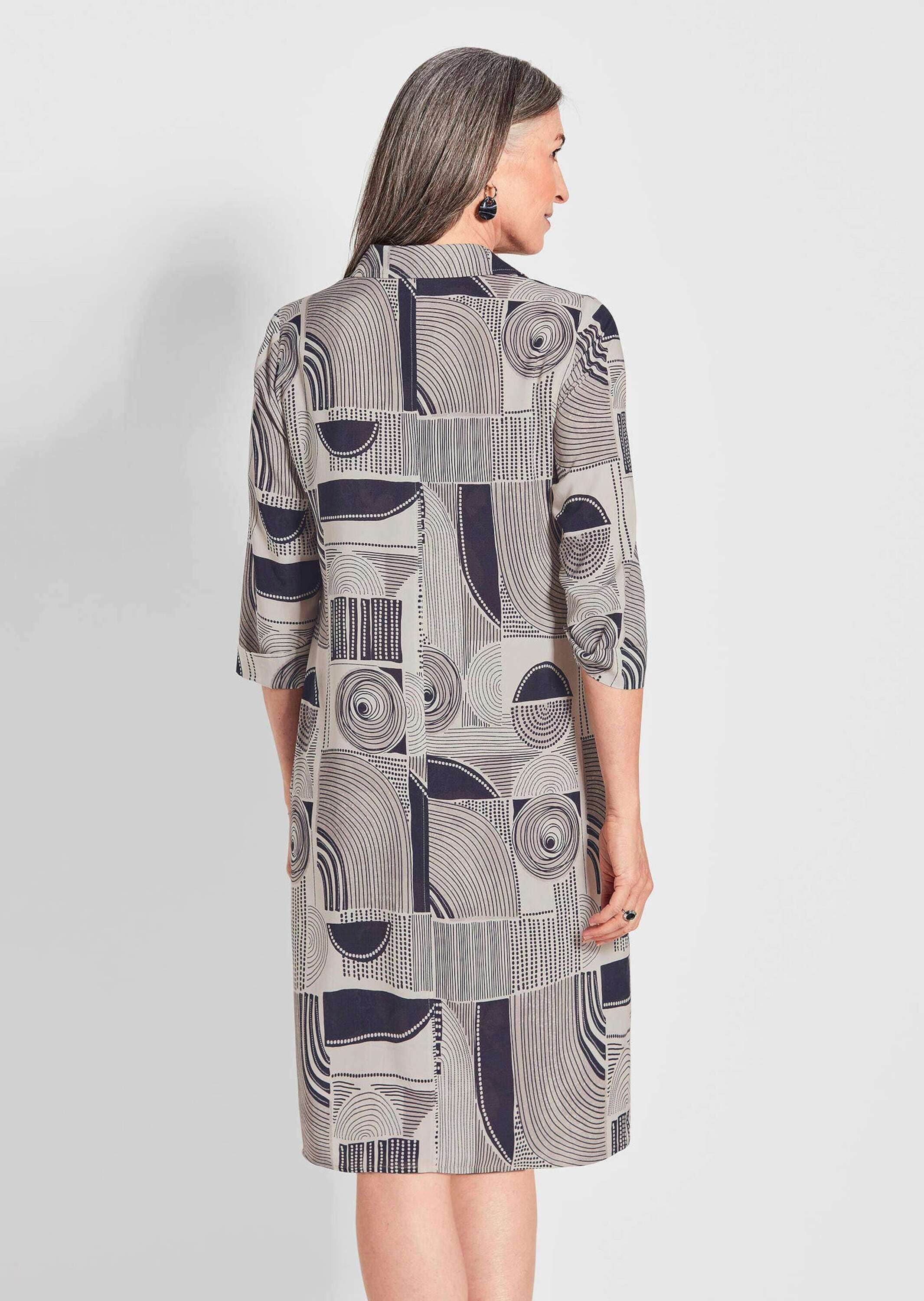 GOLDNER Sommerkleid »Kurzgröße Elegantes Hemdblusenkleid mit grafischem Alloverdruck«