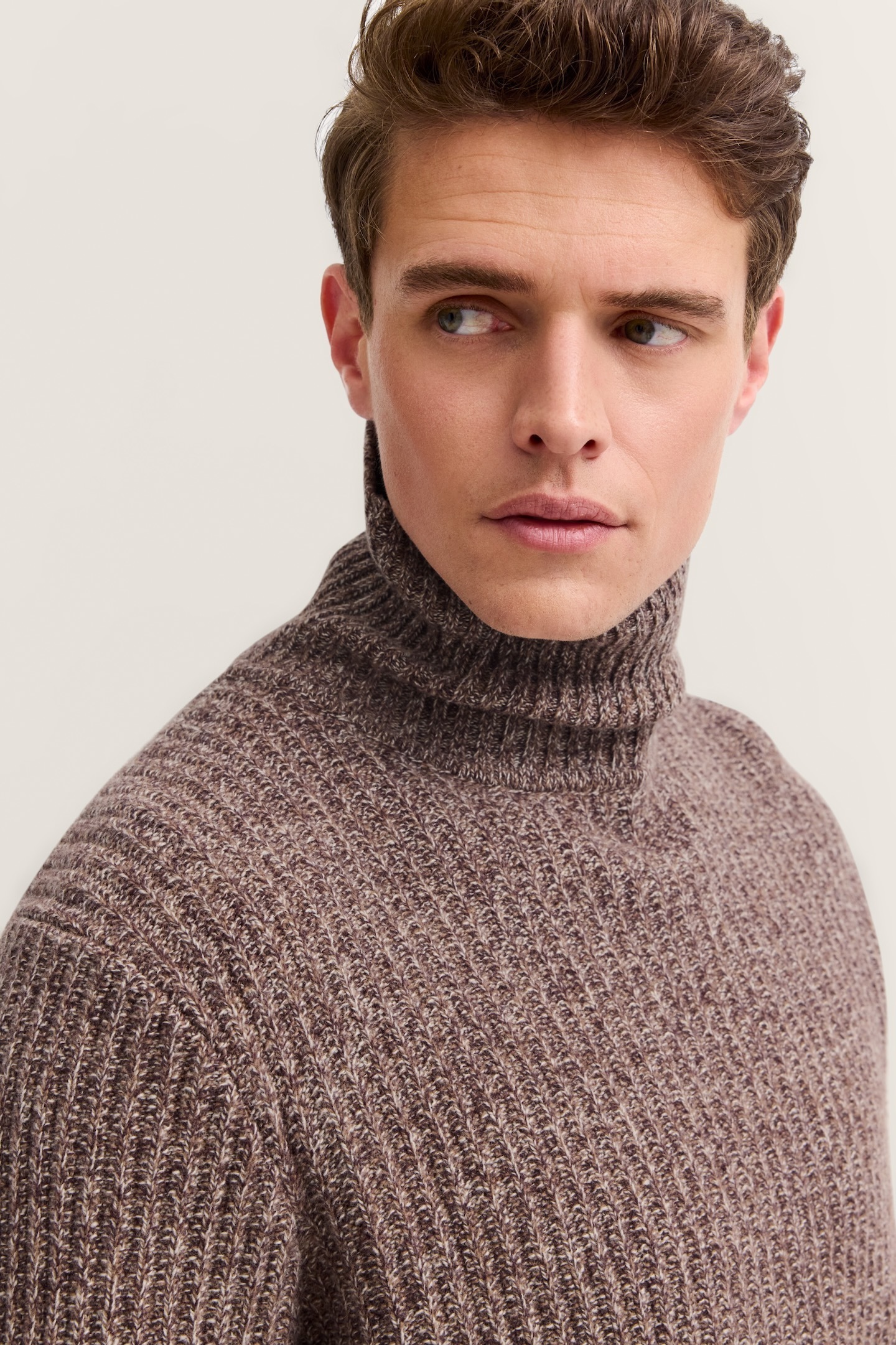 bugatti Rollkragenpullover »Regular Fit«, Grobstrick aus einem Wollmix