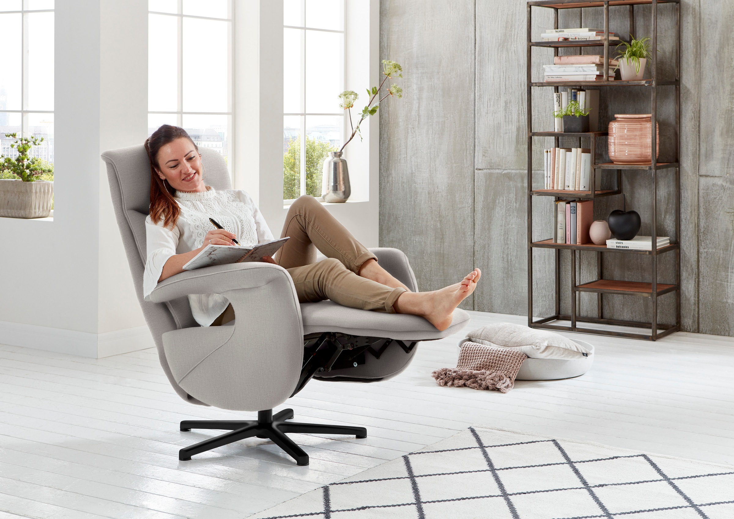 Die PlanBar Relaxsessel »MP-RS18073«, 360° drehbar, inkl. man. Kopfpolsterverstellung u. Relax-Funktion