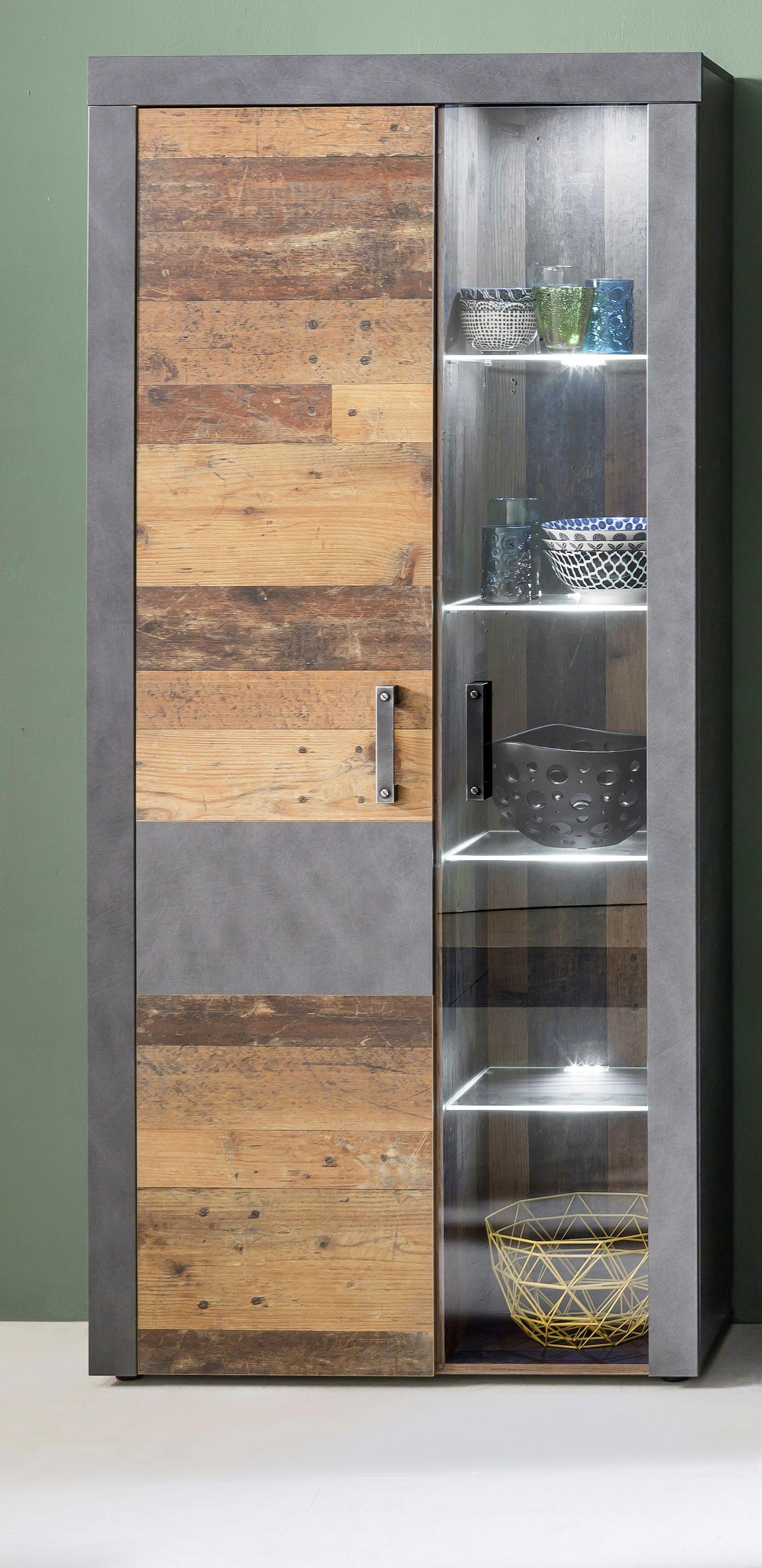 INOSIGN Vitrine »Ilana«, moderner Industrial Style - Beleuchtung optional - B/T/H 87/34/189 cm