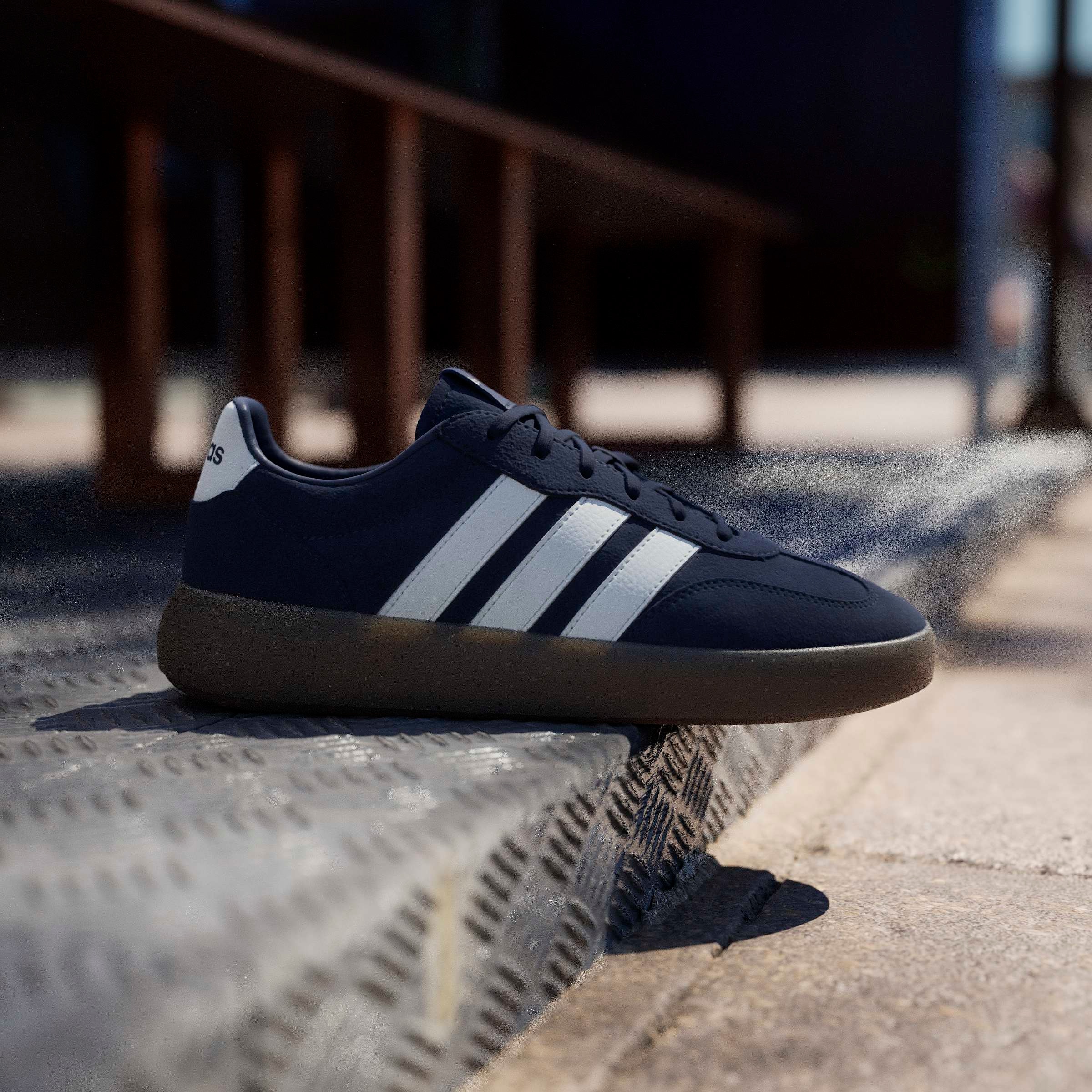 adidas Sportswear Sneaker »BARREDA DECODE«  inspiriert vom Design des adidas handball spezial
