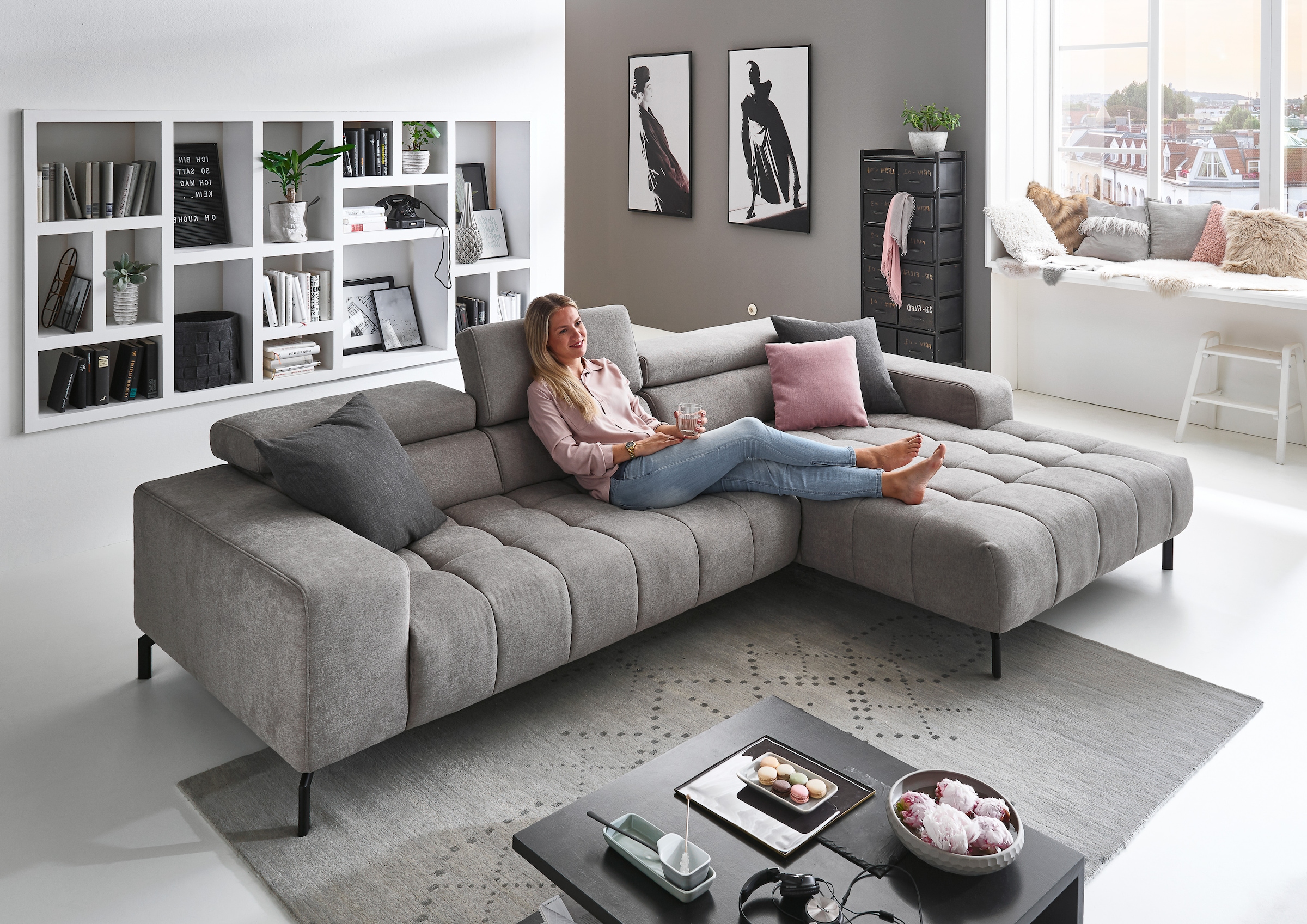 Die PlanBar Ecksofa »MP-IN18022 L-Form«, mit Kopfteilverstellung & Zierkissen, optional Sitztiefenverstellung
