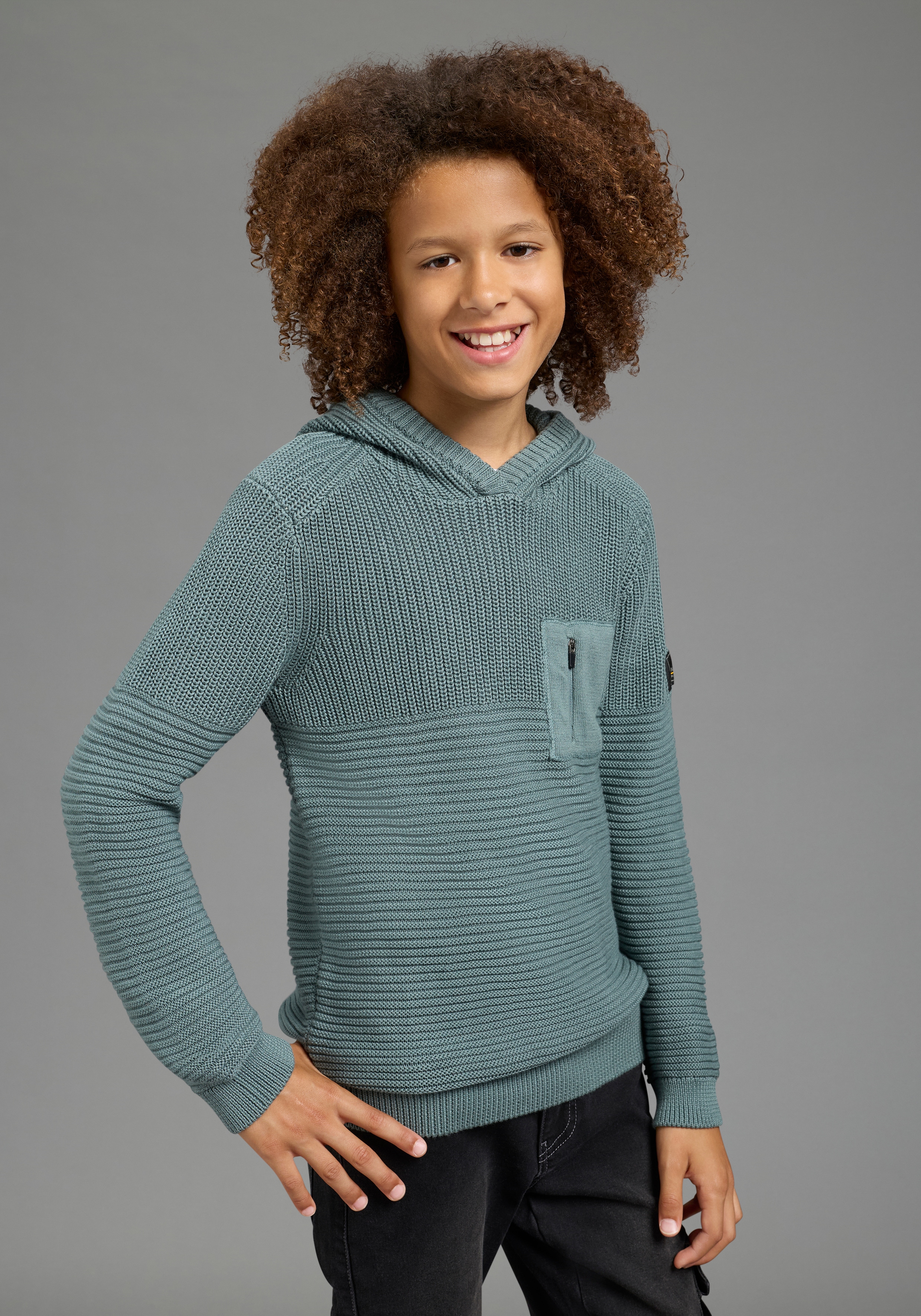 Bruno Banani Strickpullover "Kapuzen-Strickpullover mit BRUNO BANANI Badge" Pullover in Ripp-Strickstruktur, mit Kapuze und Tasche auf der Brust