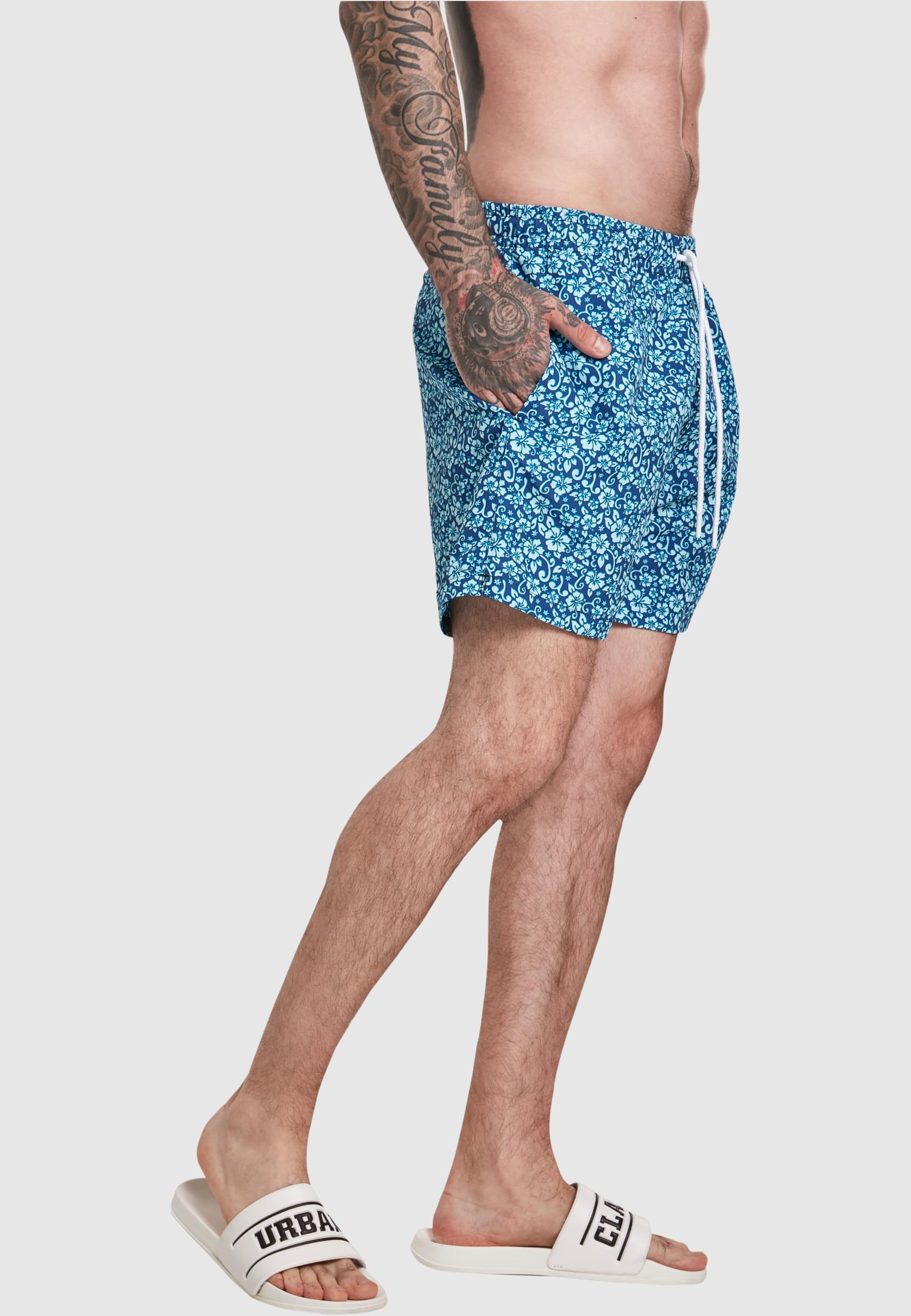 URBAN CLASSICS Badeshorts »Urban Classics Herren Floral Swim Shorts«