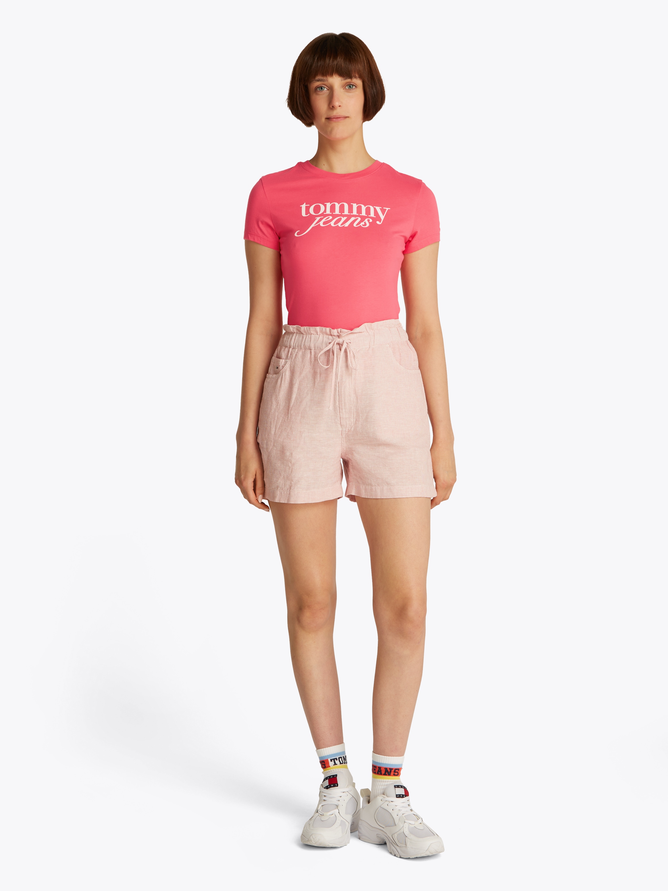 Tommy Jeans Curve Rundhalsshirt »Shirt TJW SLIM ESSENTIAL« in Großen Größen, Logo-Print auf Brusthöhe, mit Logostickerei