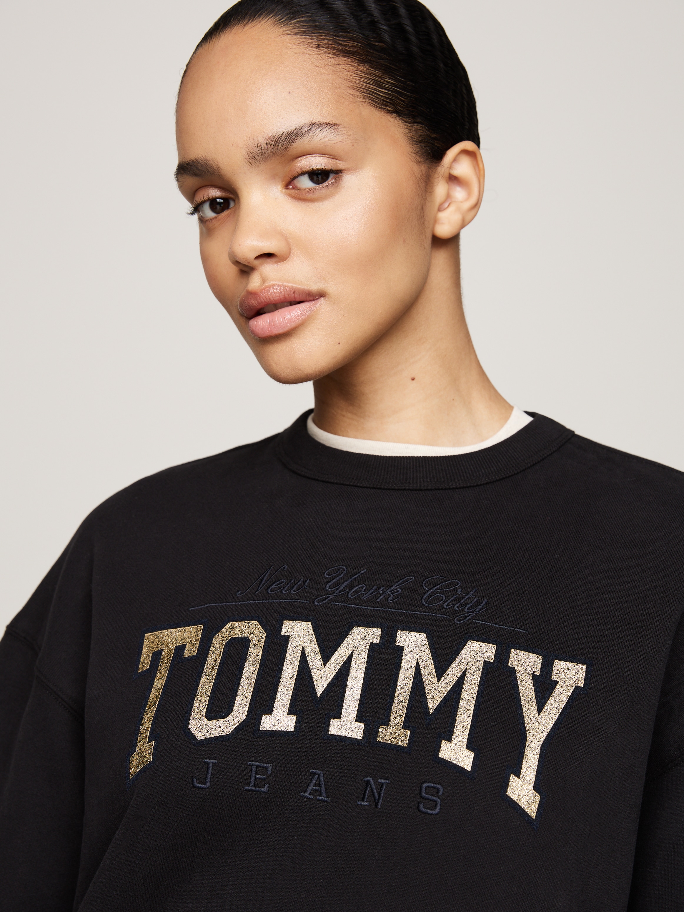 Tommy Jeans Sweatshirt, mit glänzendem Logo