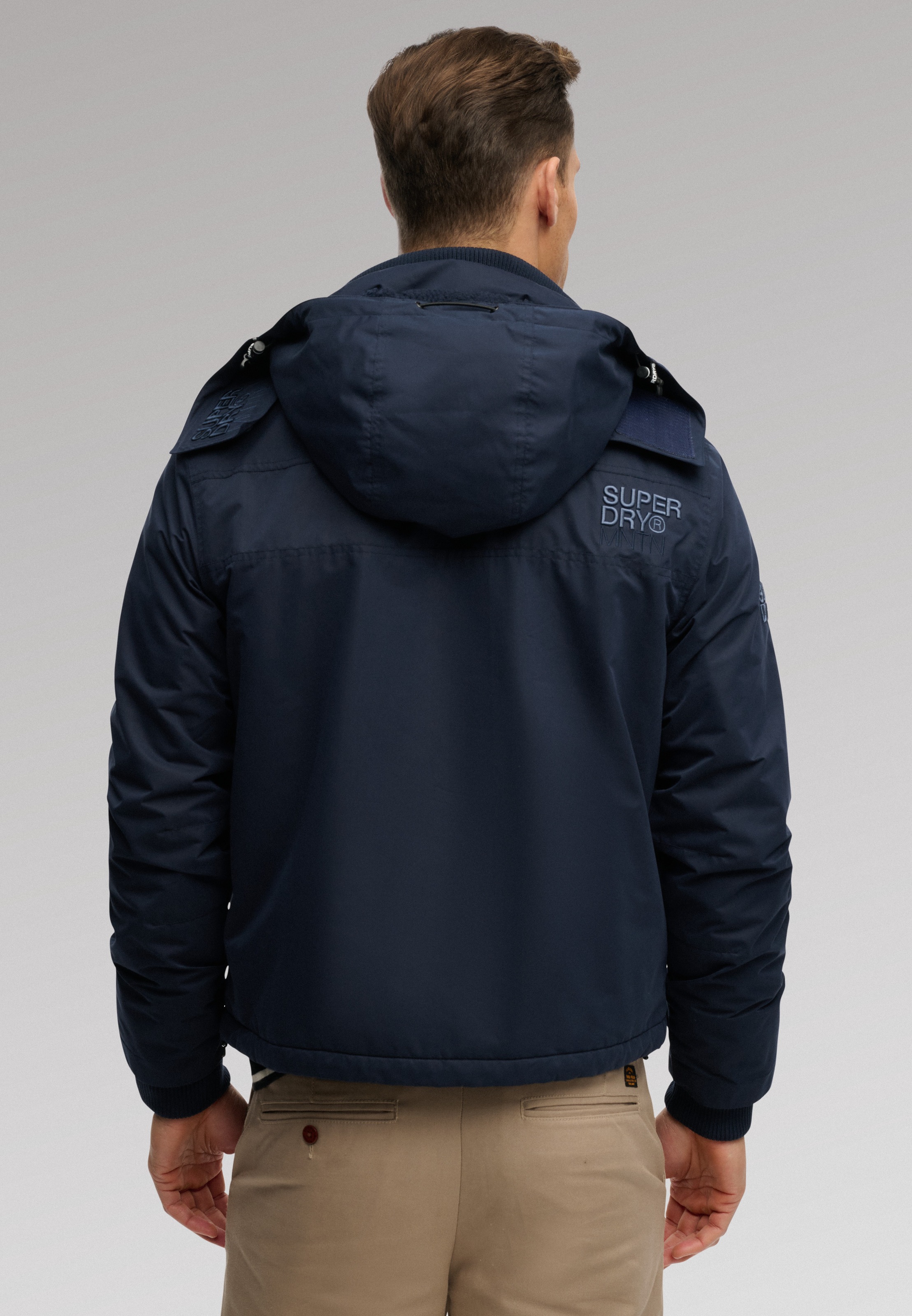 Superdry Outdoorjacke »HOODED MF ARCTIC WINDCHEATER« mit Kapuze Kunstfaser, loose fit
