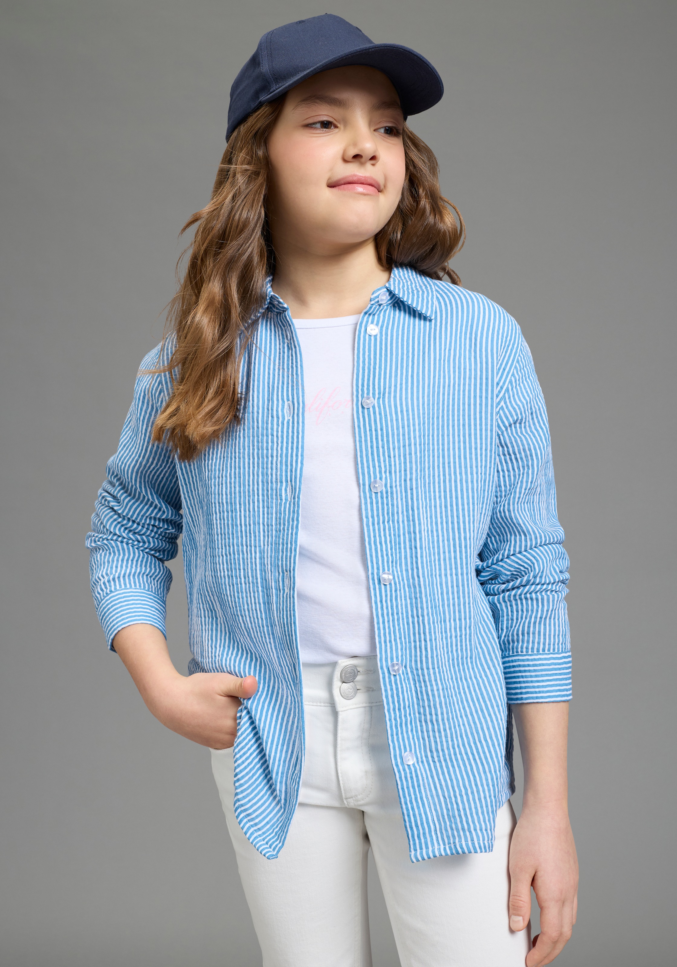 Hemdbluse KANGAROOS "Kangaroos Musseline Bluse mit modischem Streifen", Mädchen, Gr. 182, weiß, blau gestreift, Web, Obermaterial: 100% Baumwolle, bedruckt, mit Knöpfen, Blusen Hemdbluse, für Mädchen, Langarm mit Knöpfen am Ärmelabschluss, aus Baumwolle