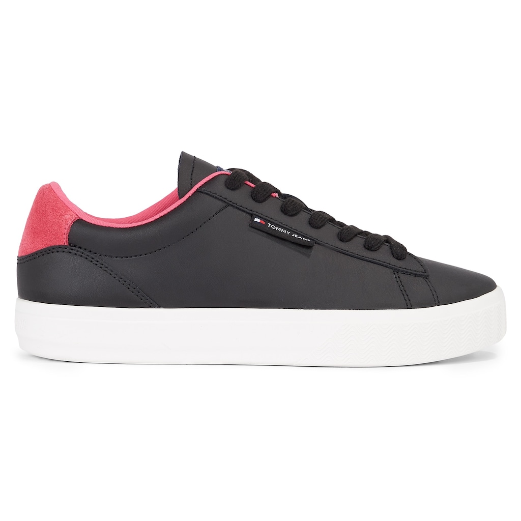 Tommy Jeans Plateausneaker »TJW CUPSOLE SNEAKER ESS«, mit Logoaufnäher an der Zunge, Freizeitschuh, Halbschuh, Schnürschuh