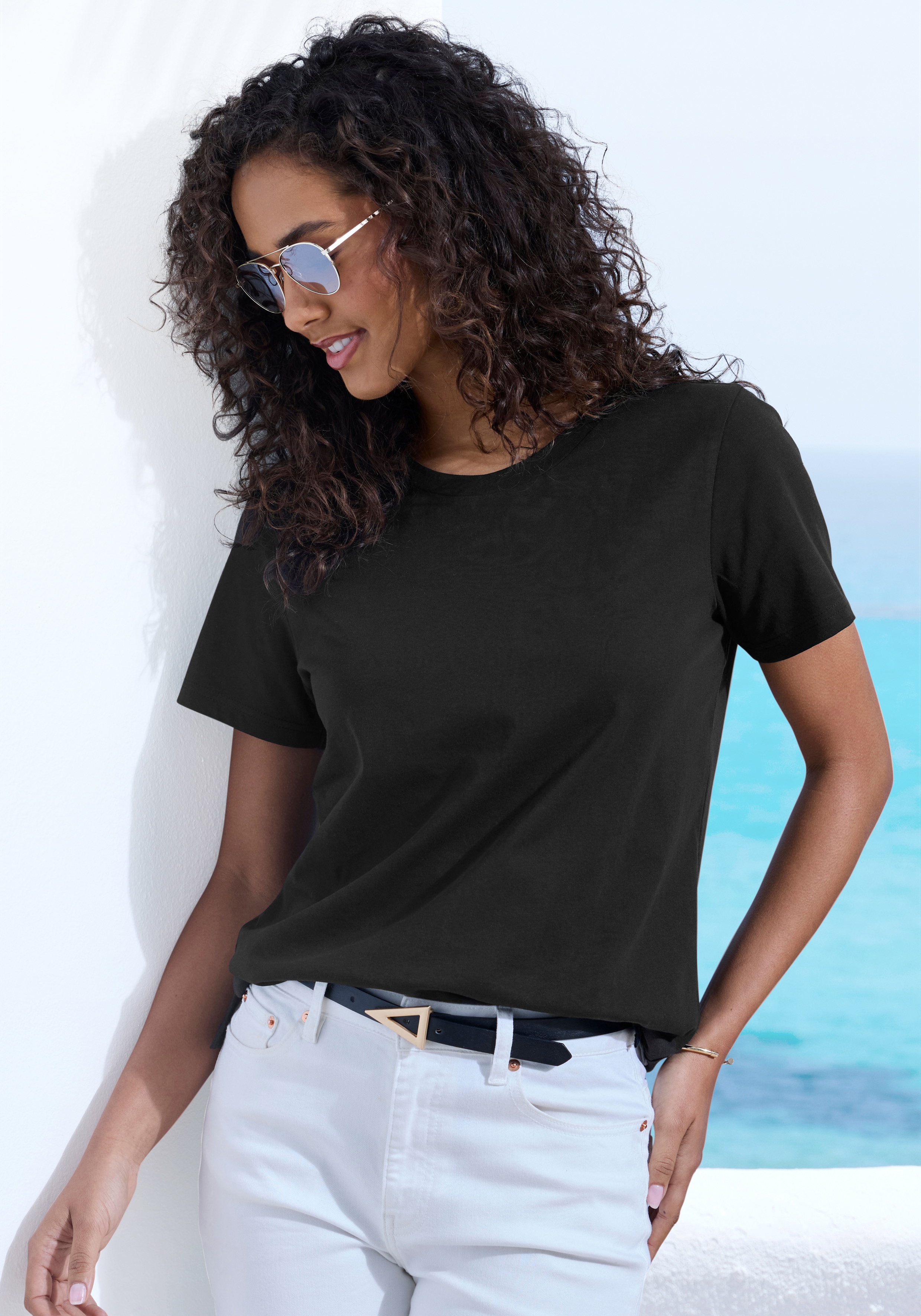 Beachtime by Lascana T-Shirt "mit modischem Schlitz am Saum" aus luftiger Baumwoll-Qualität