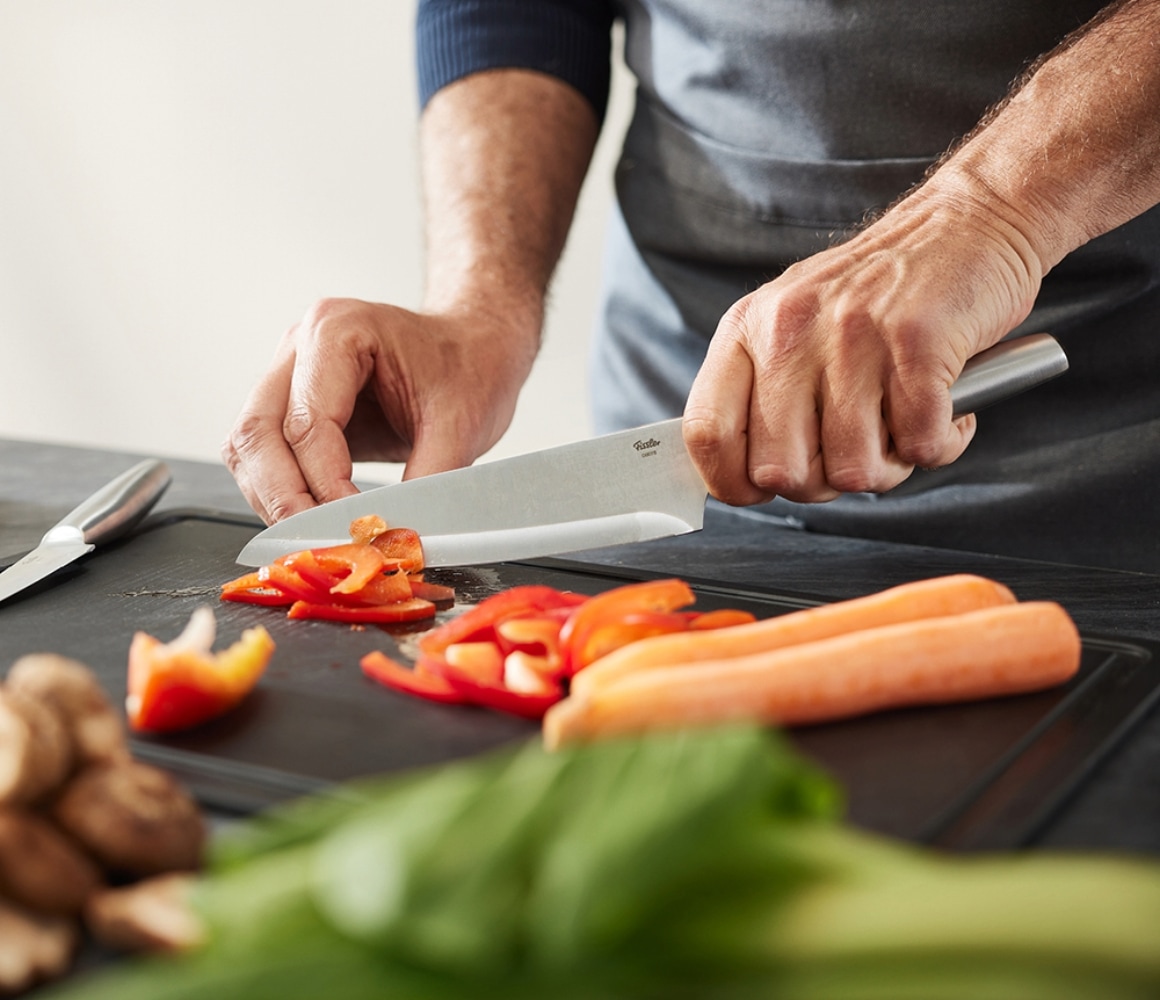 Fissler Kochmesser »Essential«, (1 tlg.), Lange breite Klinge, Halbkropf, gewichteter Griff