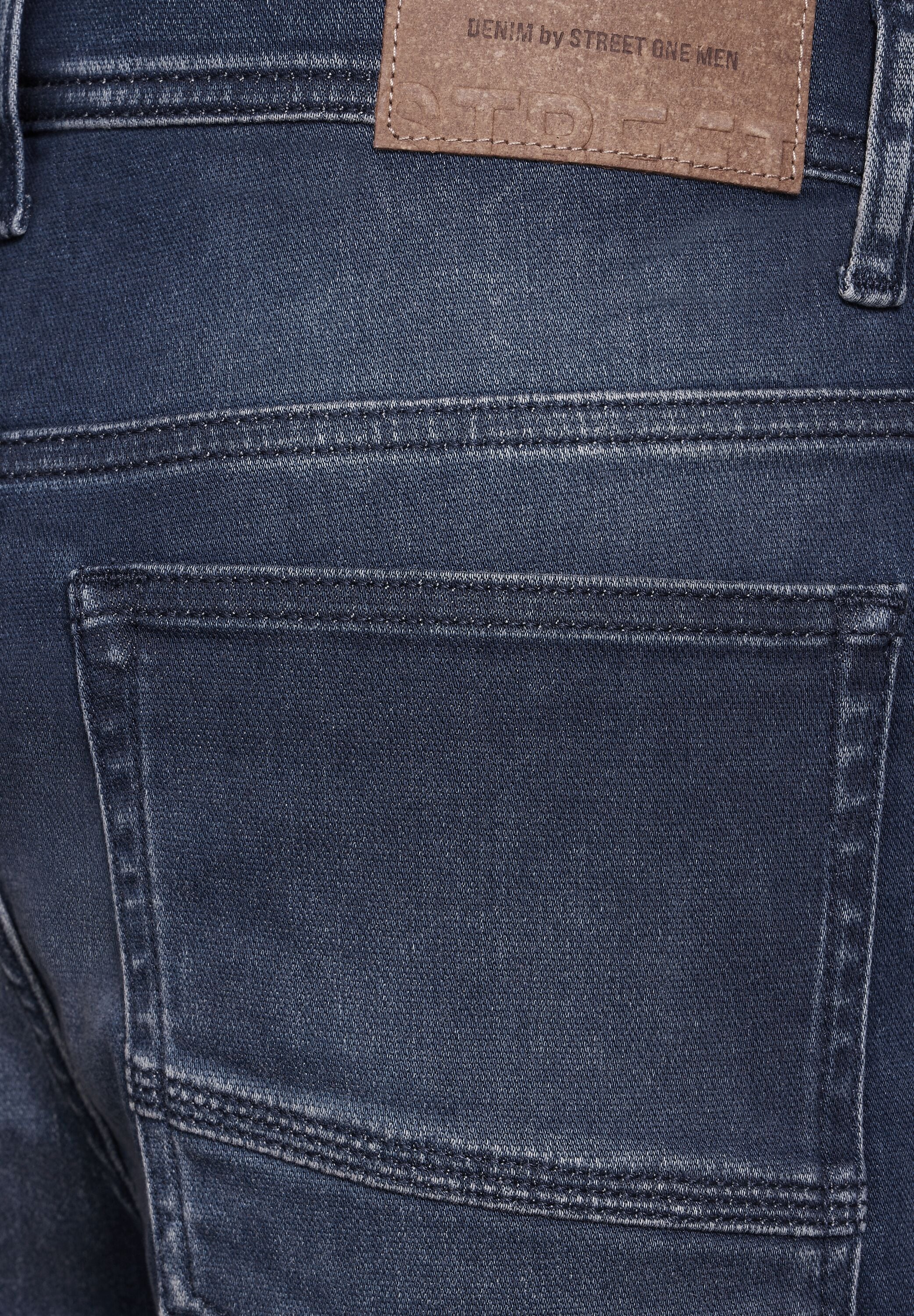 STREET ONE MEN Bermudas, in dunkelblauer Waschung