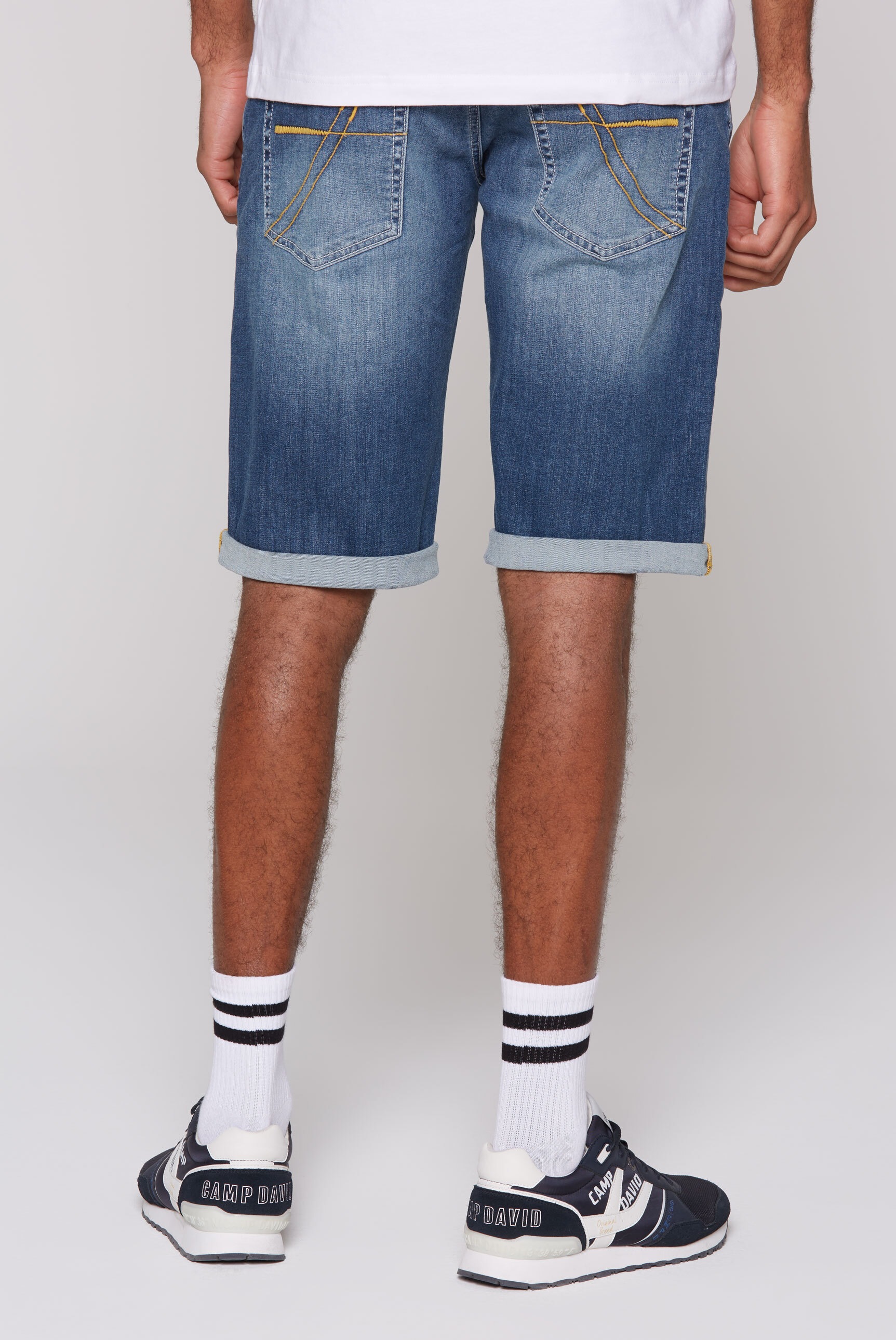CAMP DAVID Jeansshorts mit Destroy-Effekten