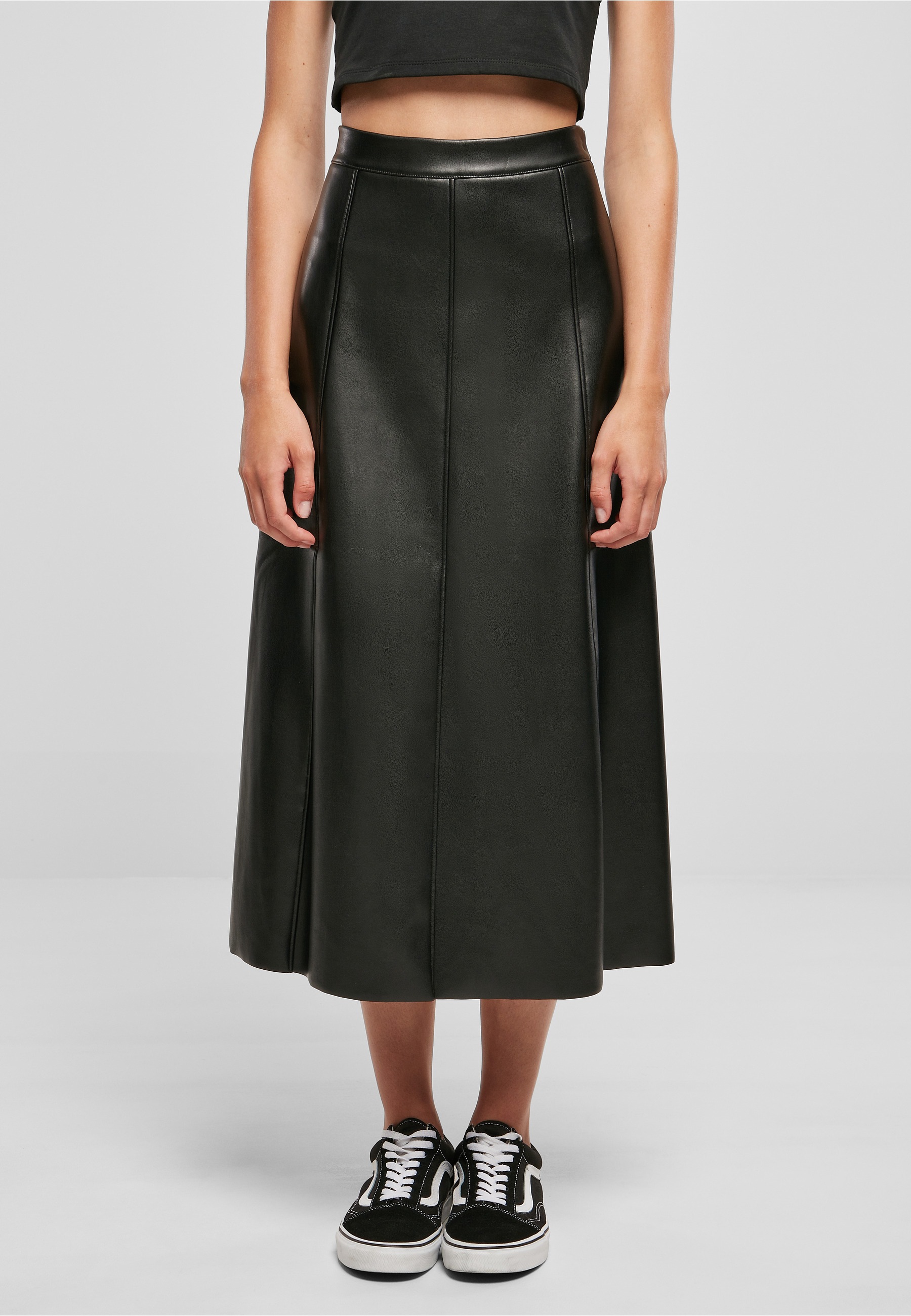URBAN CLASSICS Sommerrock »Urban Classics Damen Ladies Synthetic Leather Midi Skirt« 1 Stk.