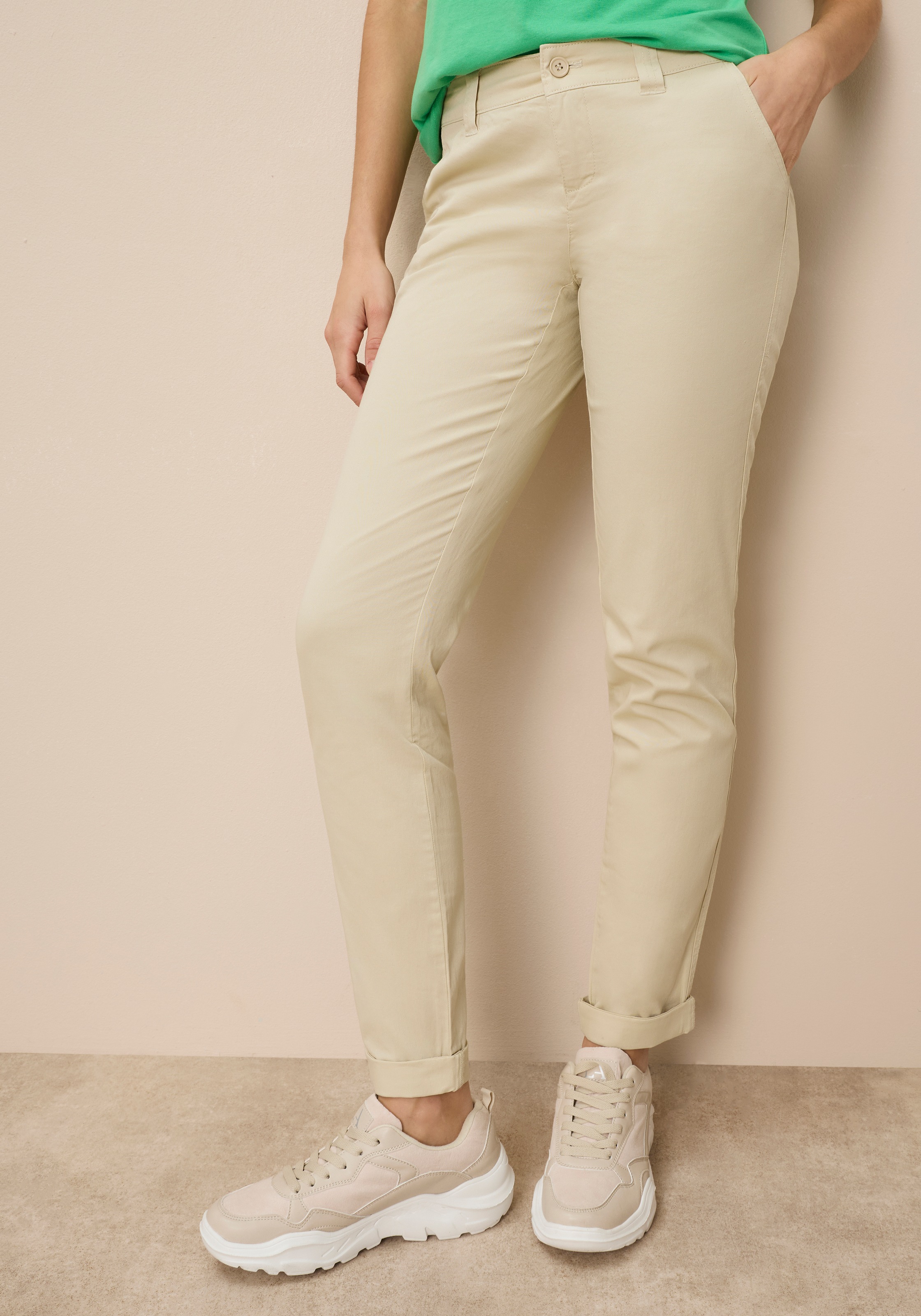 AJC Chinohose in lässiger Form mit Pattentaschen günstig online kaufen