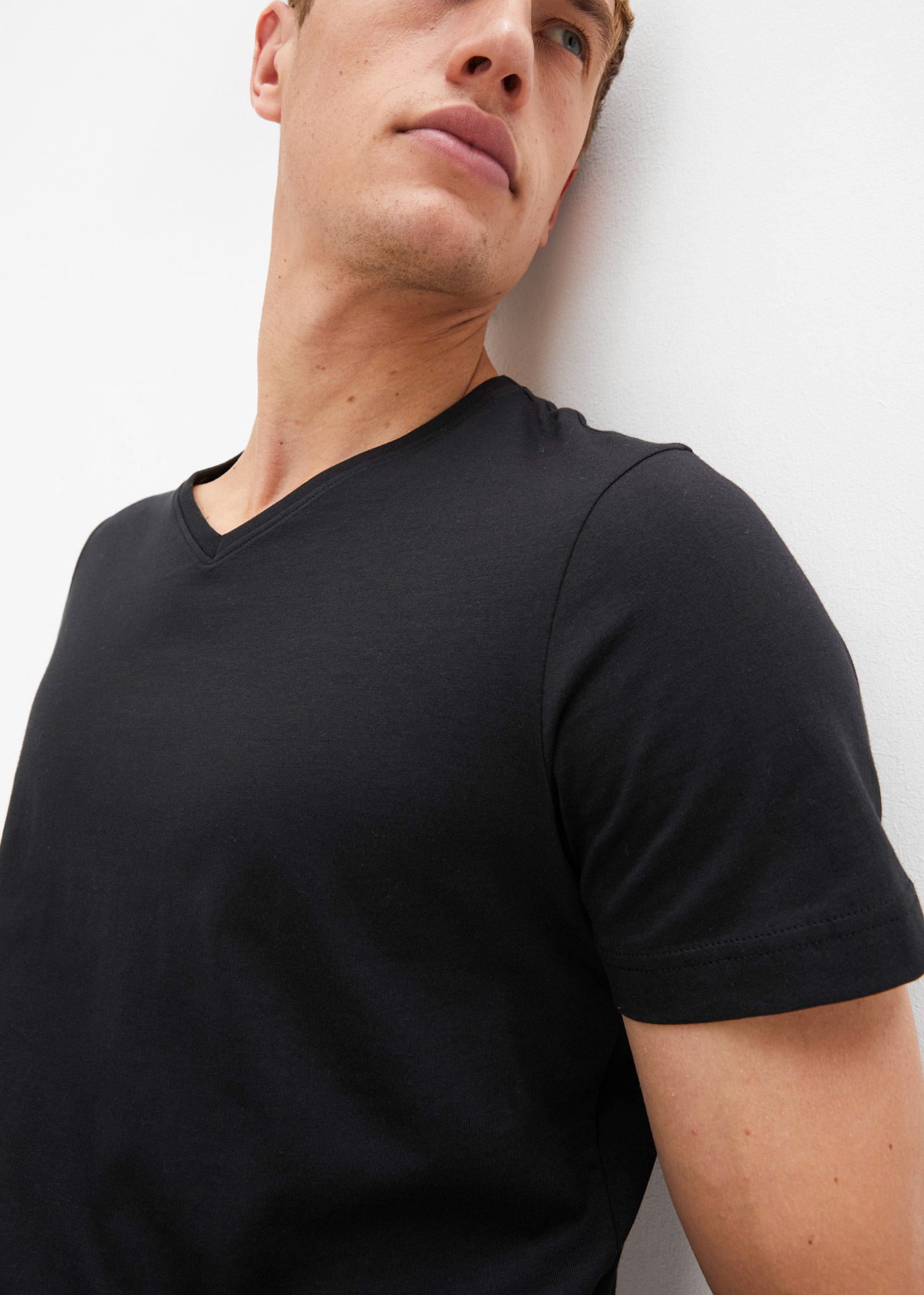 bonprix T-Shirt »T-Shirt mit V-Ausschnitt (3er Pack)« Packung, 3, 3 Stk. T-Shirt mit V-Ausschnitt (3er Pack)