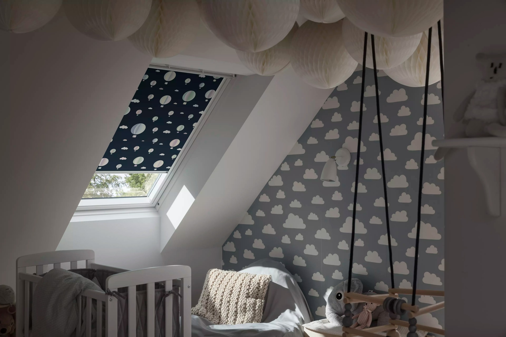 VELUX Verdunklungsrollo »DKL 4666SWL, Motiv: Kids Heißluftballon«, verdunkelnd, ohne Bohren, in Führungsschienen, weiße Führungsschienen & Griffleiste