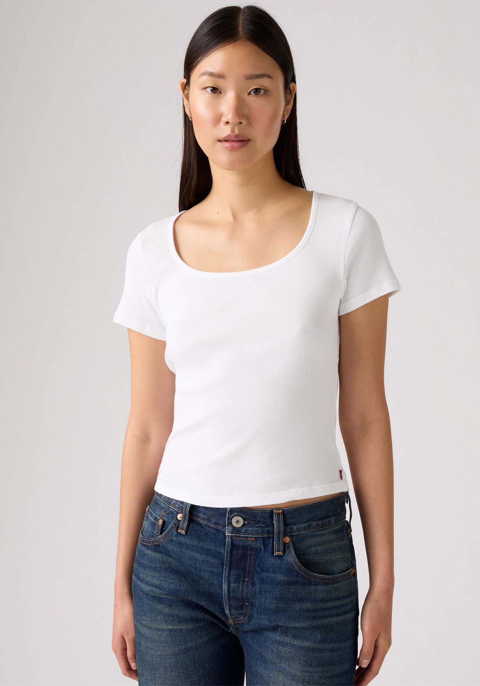 Levi's® T-Shirt »ESSENTIAL SQRD NE«, Feinrippqualität