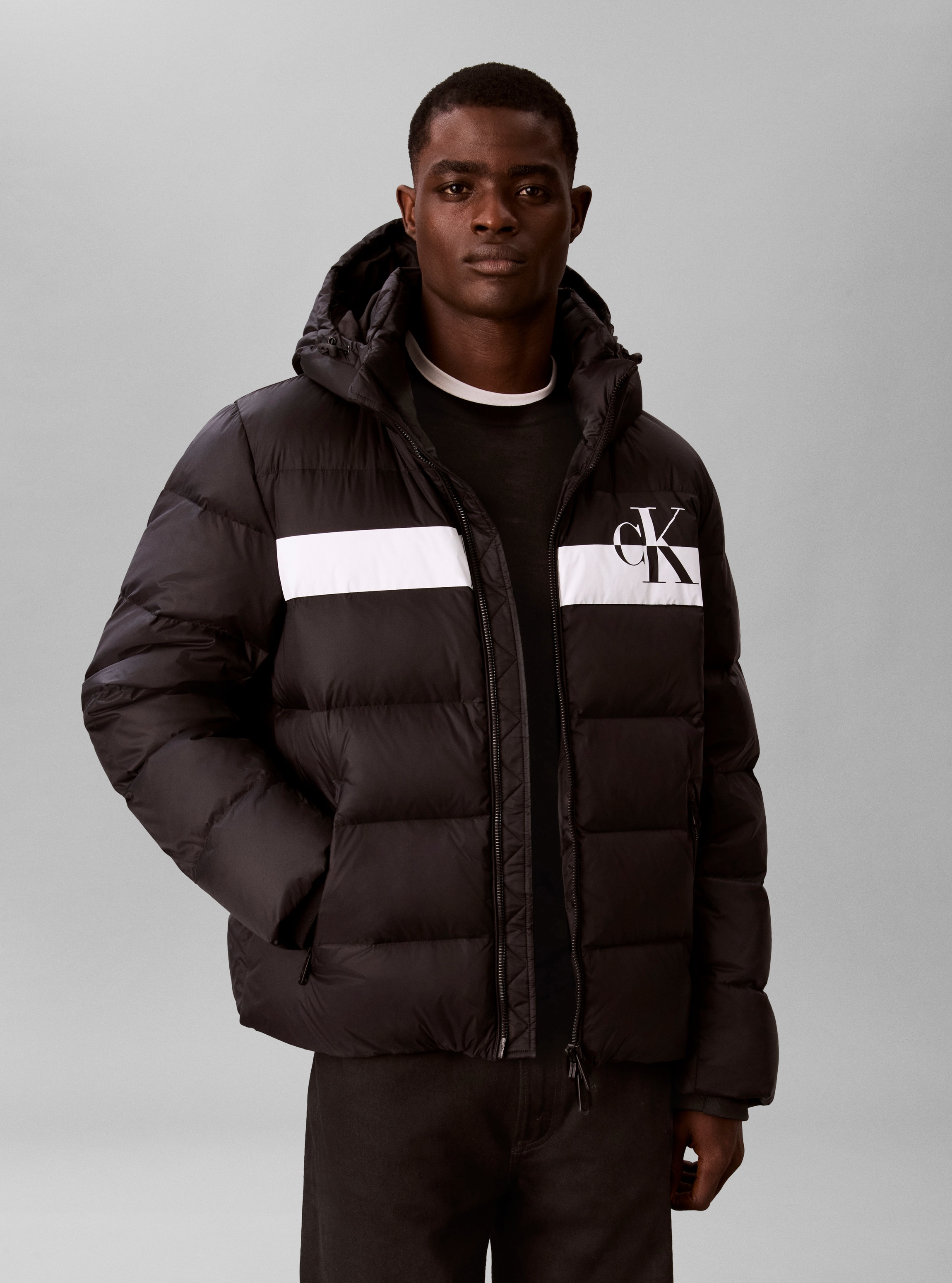 Calvin Klein Jeans Steppjacke "NYLON COLORBLOCK PUFFER" mit Kapuze Regular fit mit abnehmbarer Kapuze