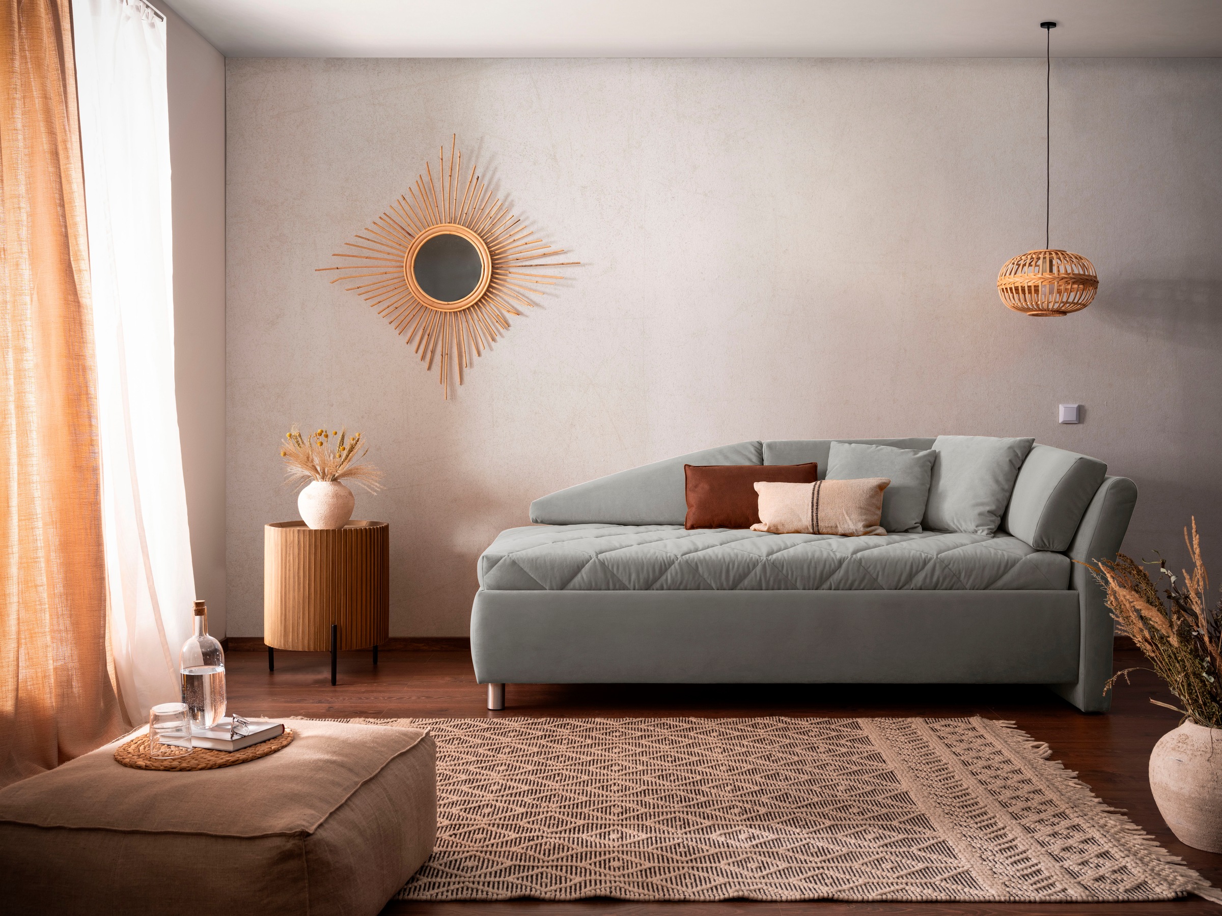 alina Schlafsofa, Bettkasten, Zierkissen-Set aus: 2 Stk. 40x40cm, 1 Stk. 30x30cm