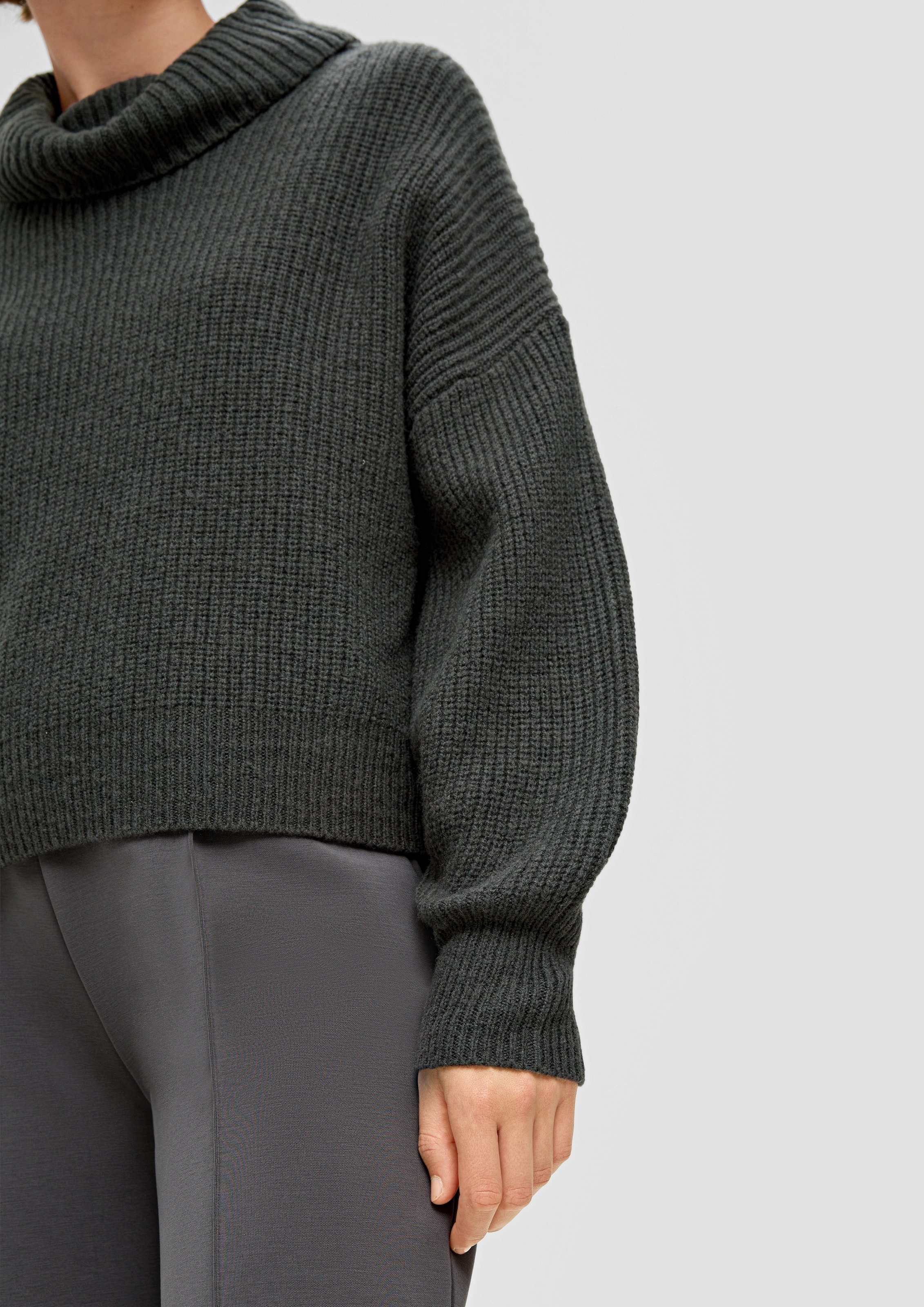 s.Oliver Strickpullover, mit überschnittenen Schultern