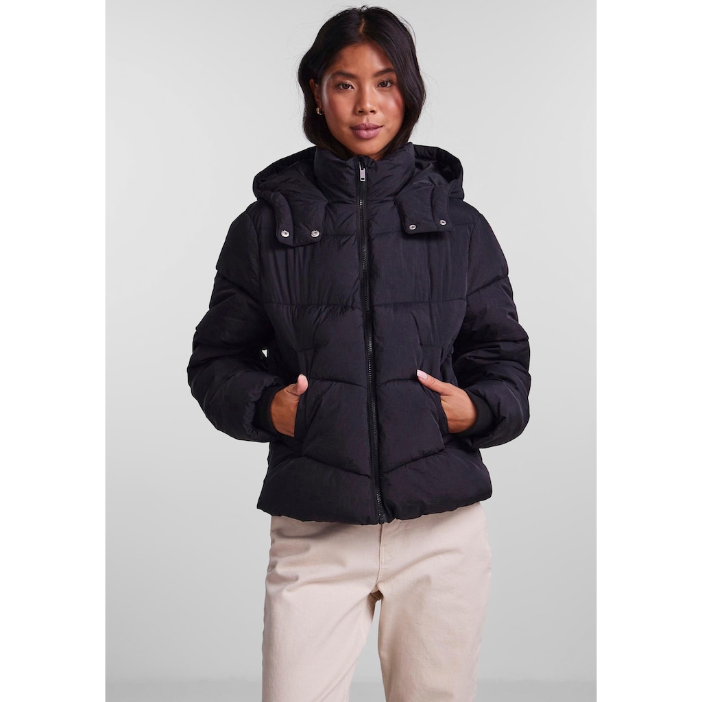 pieces Steppjacke »PCJAMILLA SHORT PUFFER JACKET NOOS BC«, mit Kapuze