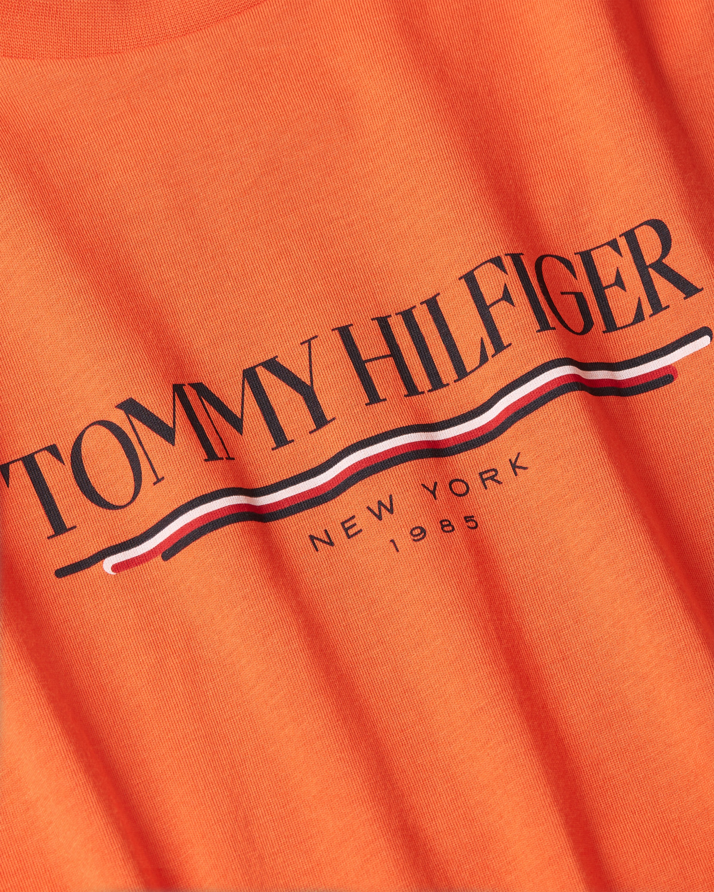 Tommy Hilfiger T-Shirt »BRAND LOVE HILFIGER TEE«