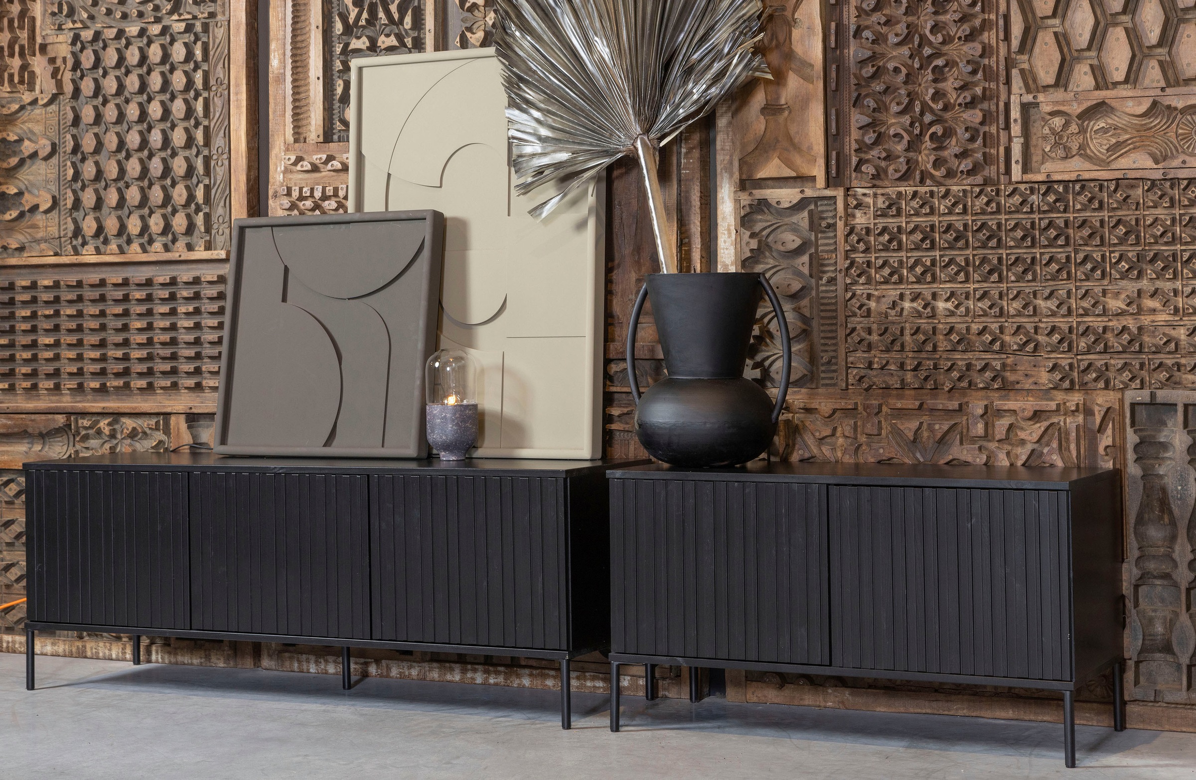 WOOOD Sideboard »New Gravure, TV-Kommode, Breite 100 cm oder 150 cm«, Kommode Höhe 56 cm, mit grafischen Relieftüren, viel Stauraum