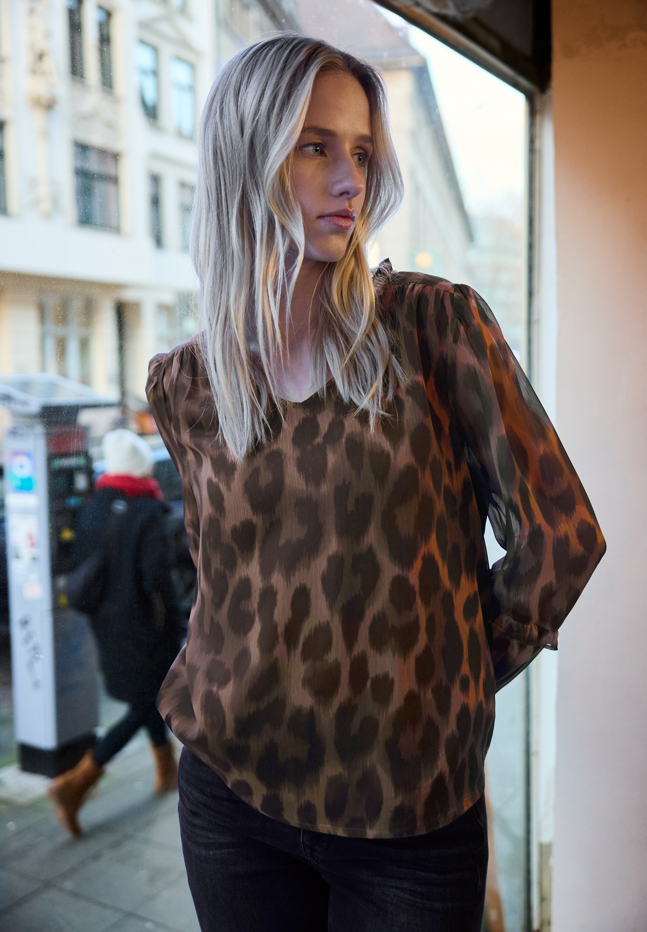 STREET ONE STUDIO Langarmbluse mit V-Ausschnitt günstig online kaufen