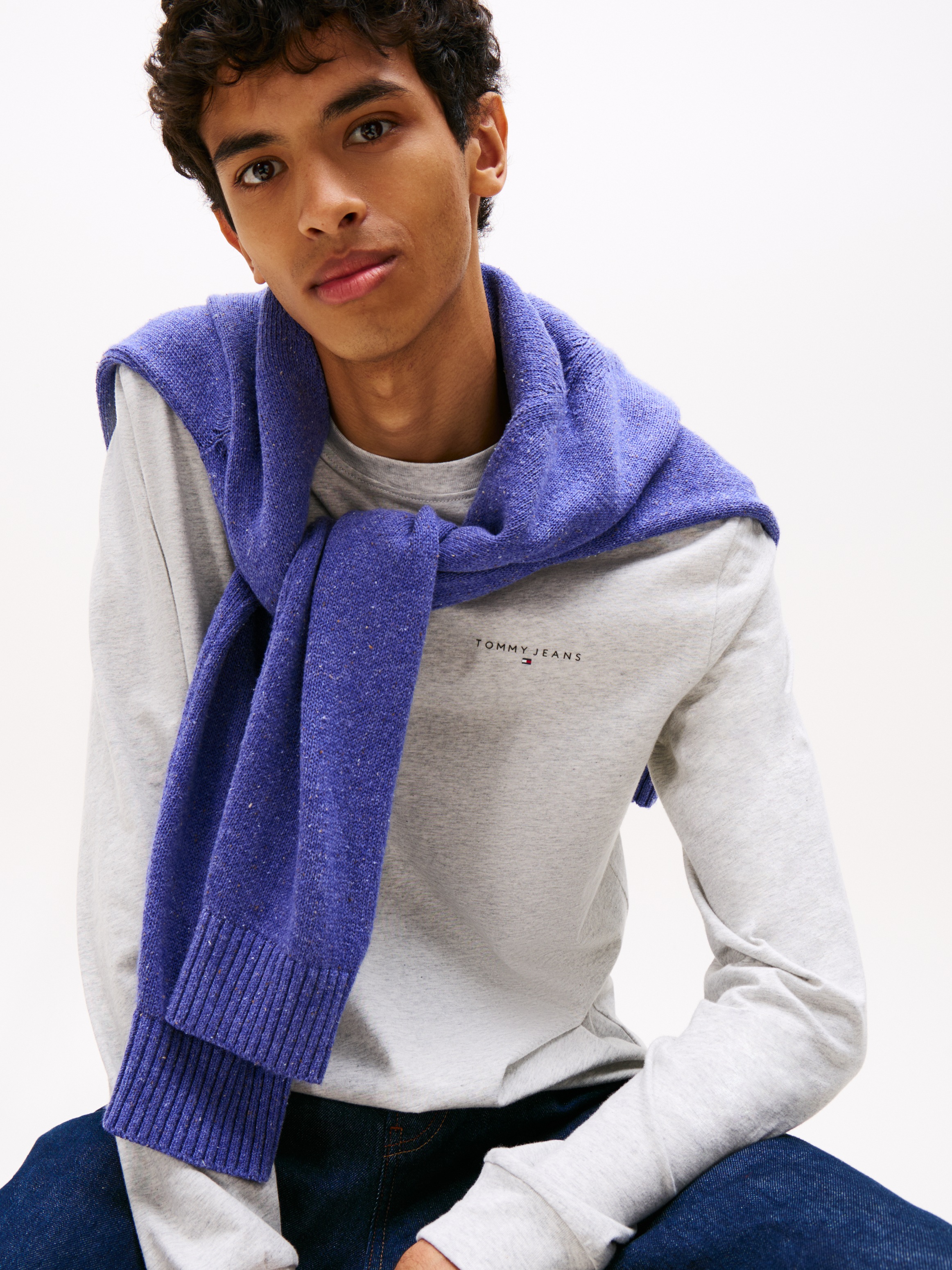 Tommy Jeans Langarmshirt »TJM SLIM CHEST LINEAR LS TEE EXT«, Mit Rundhalsausschnitt