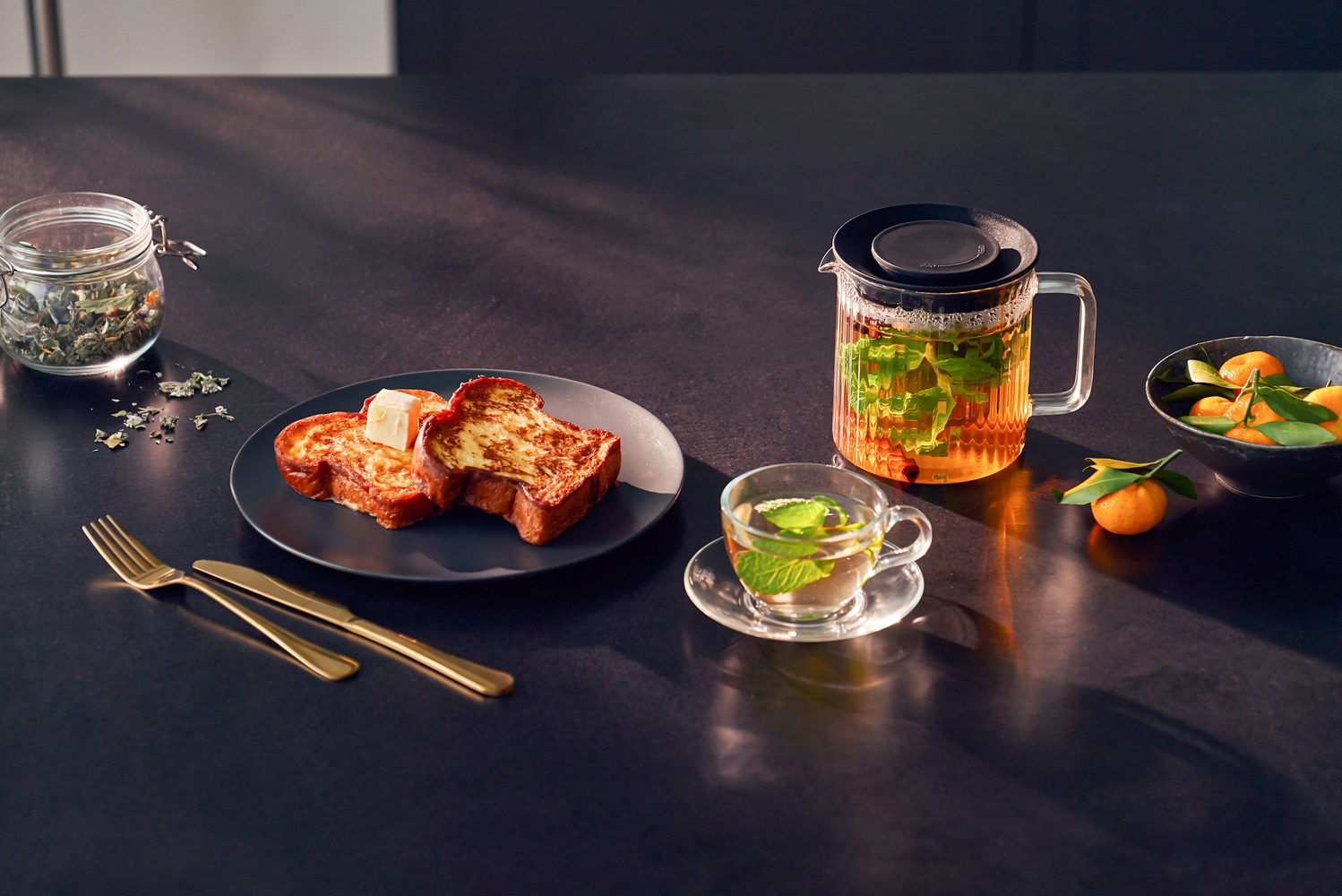 RESTO Kitchenware Teekanne »Ain, hitzebeständige Glaskanne im 3D Design, Höhe ca. 13 cm«, 1 l, (4 St.), mit herausnehmbarem Filtersieb aus Edelstahl, im Geschenkkarton